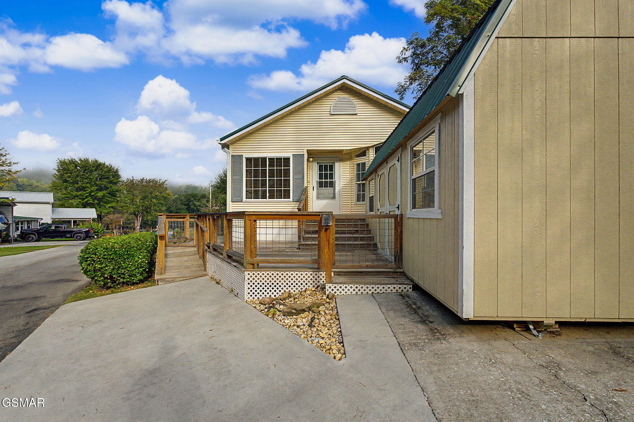 602 Whistling Swan Street Property Photo 4