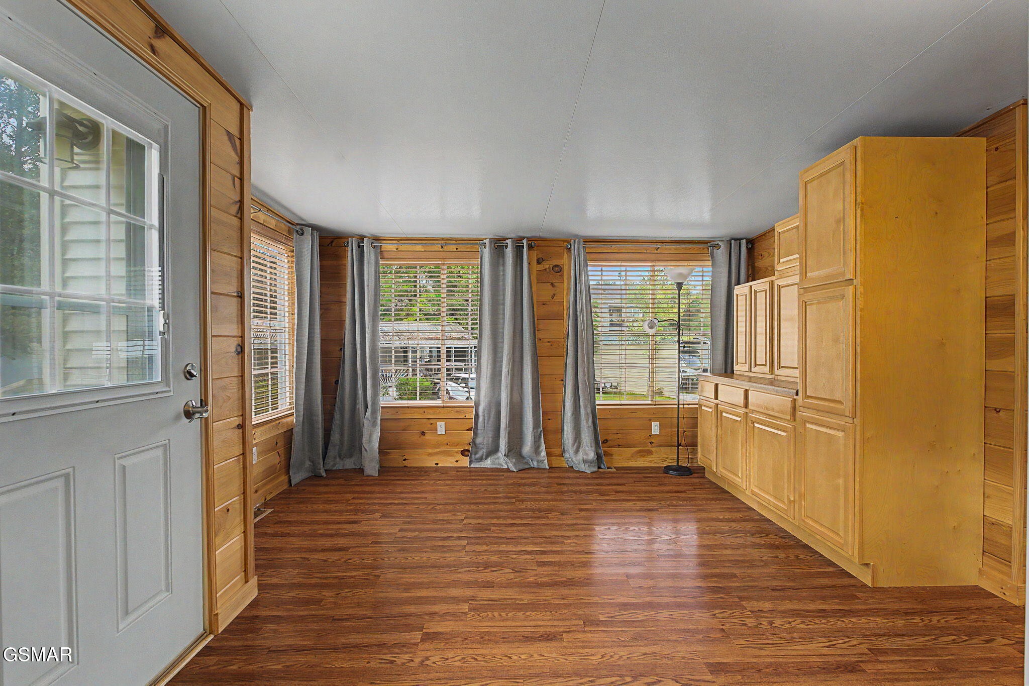 602 Whistling Swan Street Property Photo 9