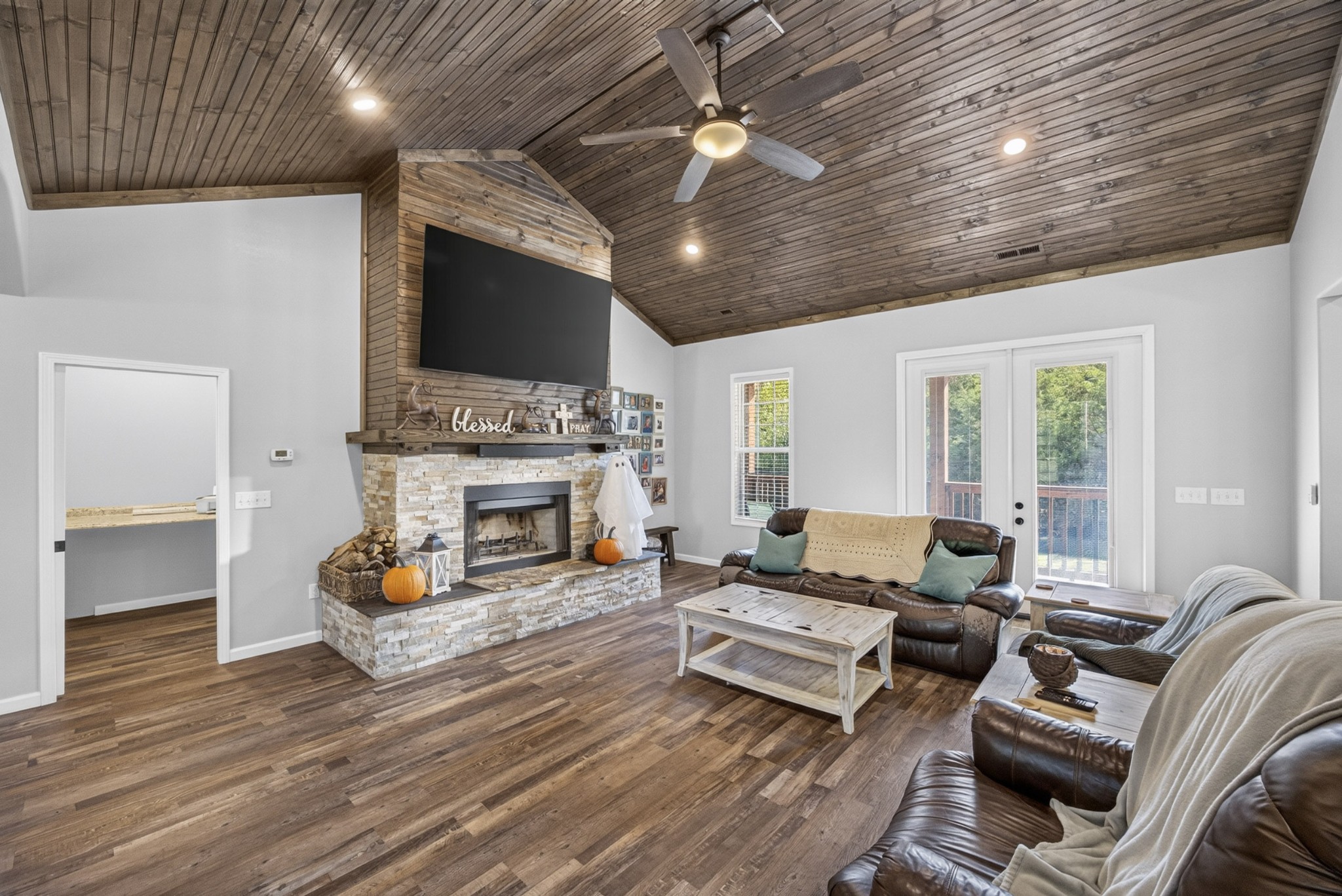 7240 Hook Ridge Rd Property Photo 4