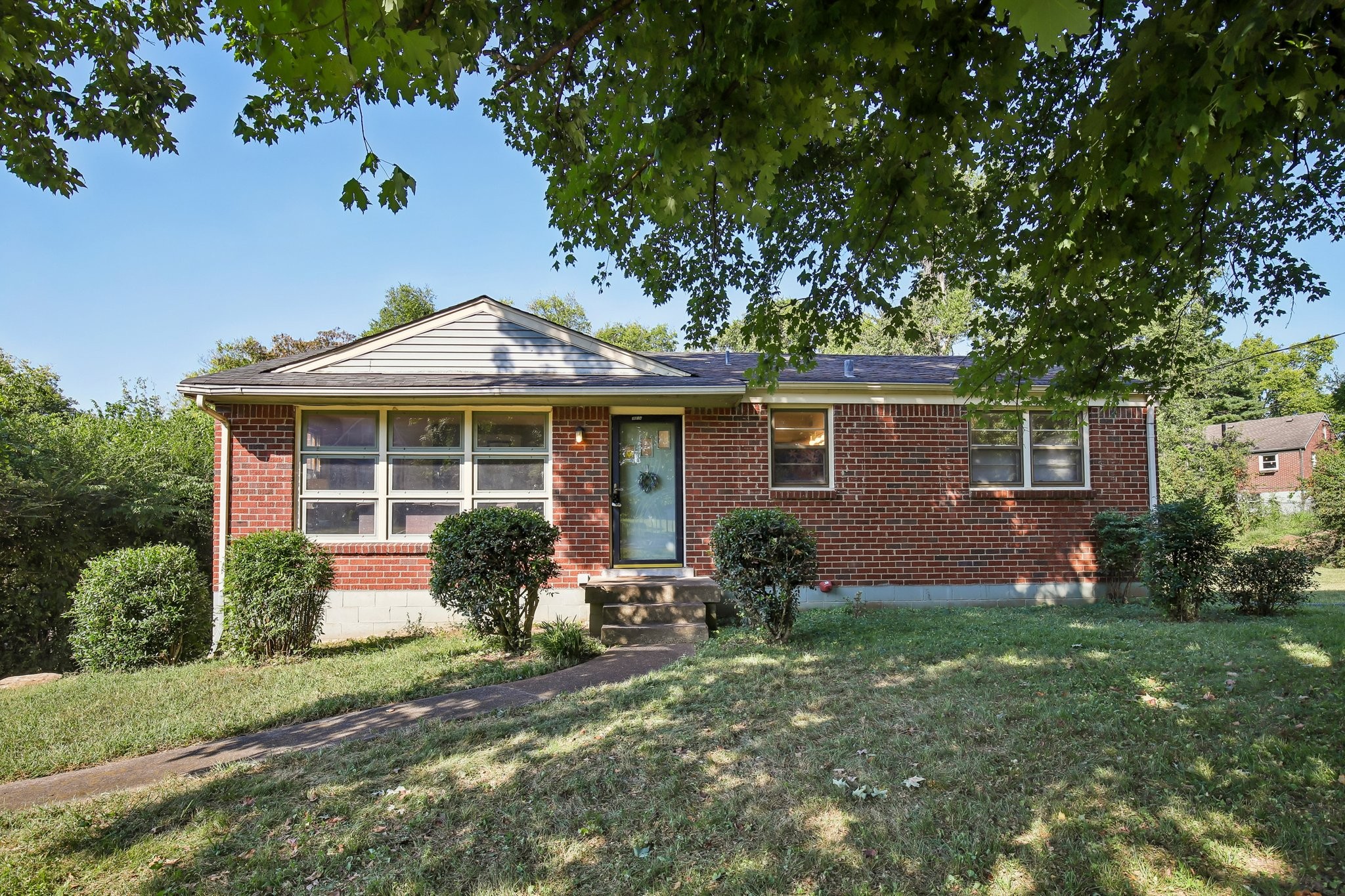 2014 Warden Dr Property Photo 1