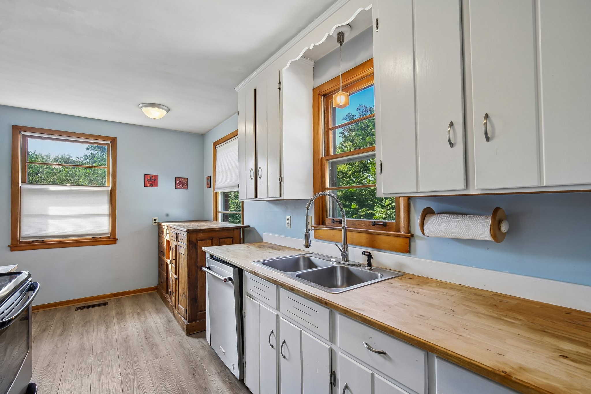 2014 Warden Dr Property Photo 11