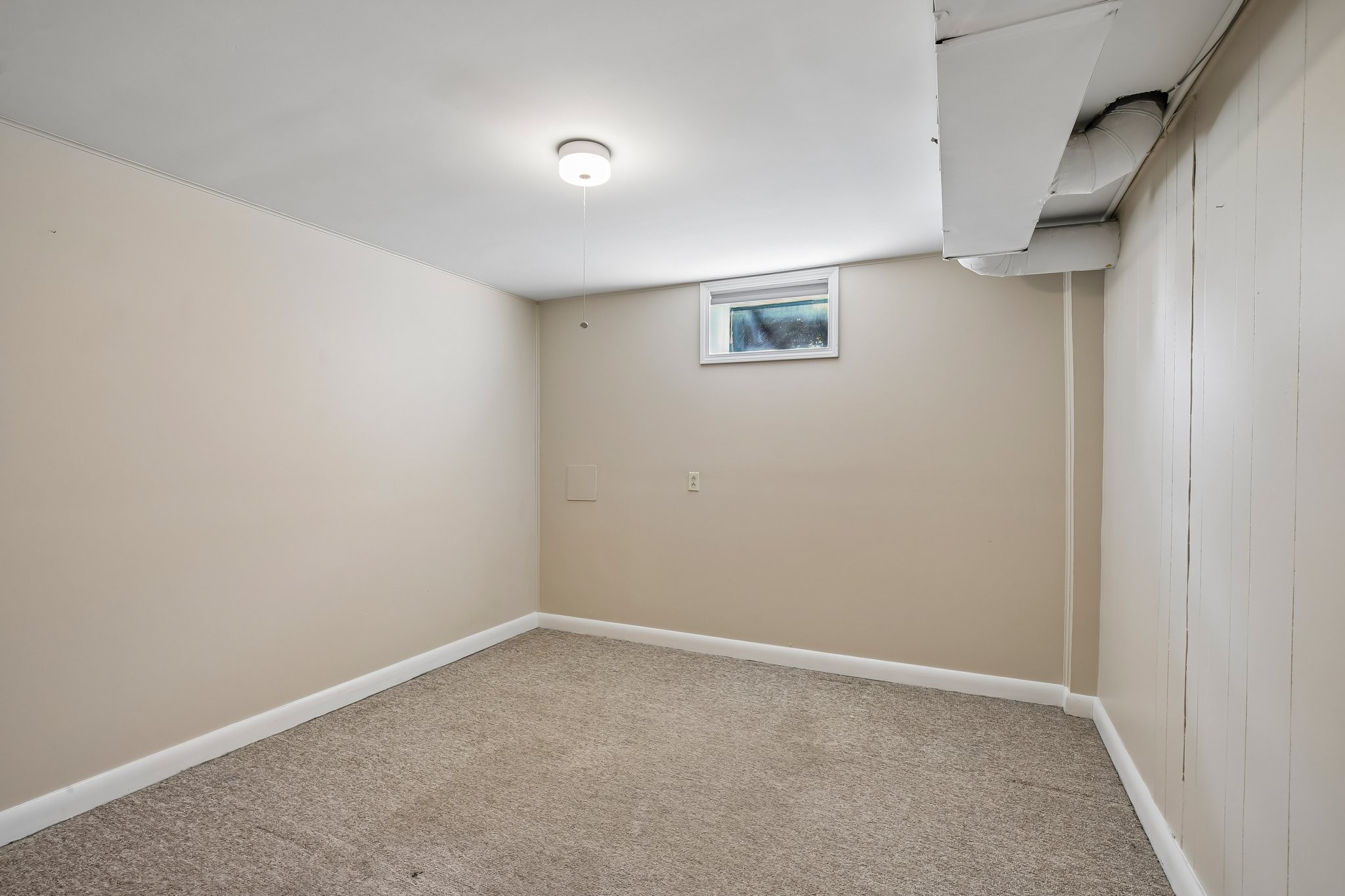 2014 Warden Dr Property Photo 21