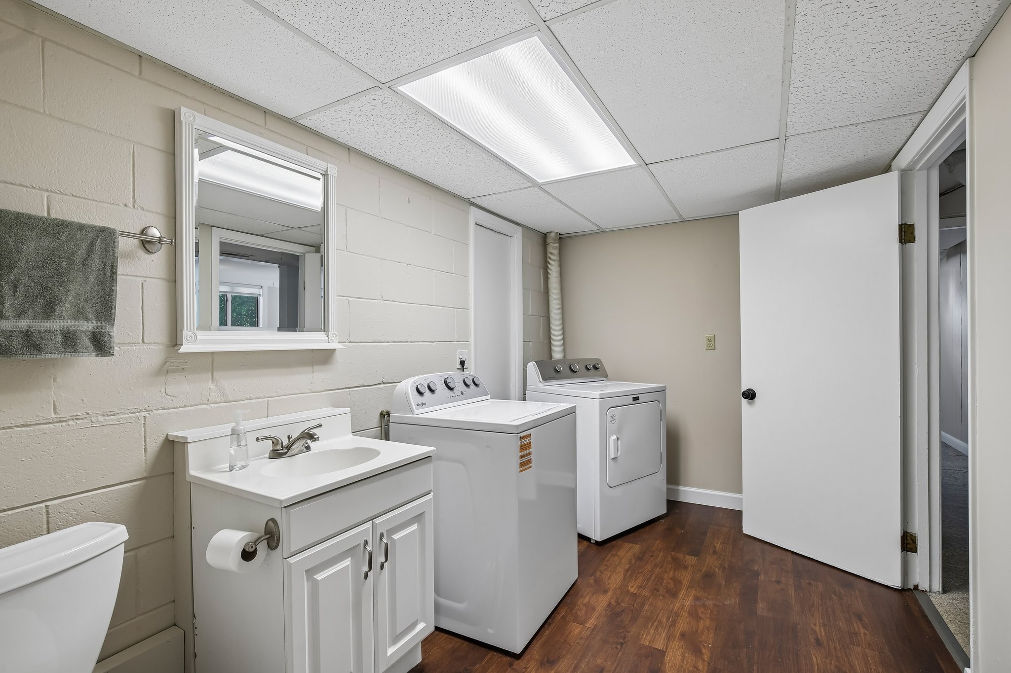 2014 Warden Dr Property Photo 23