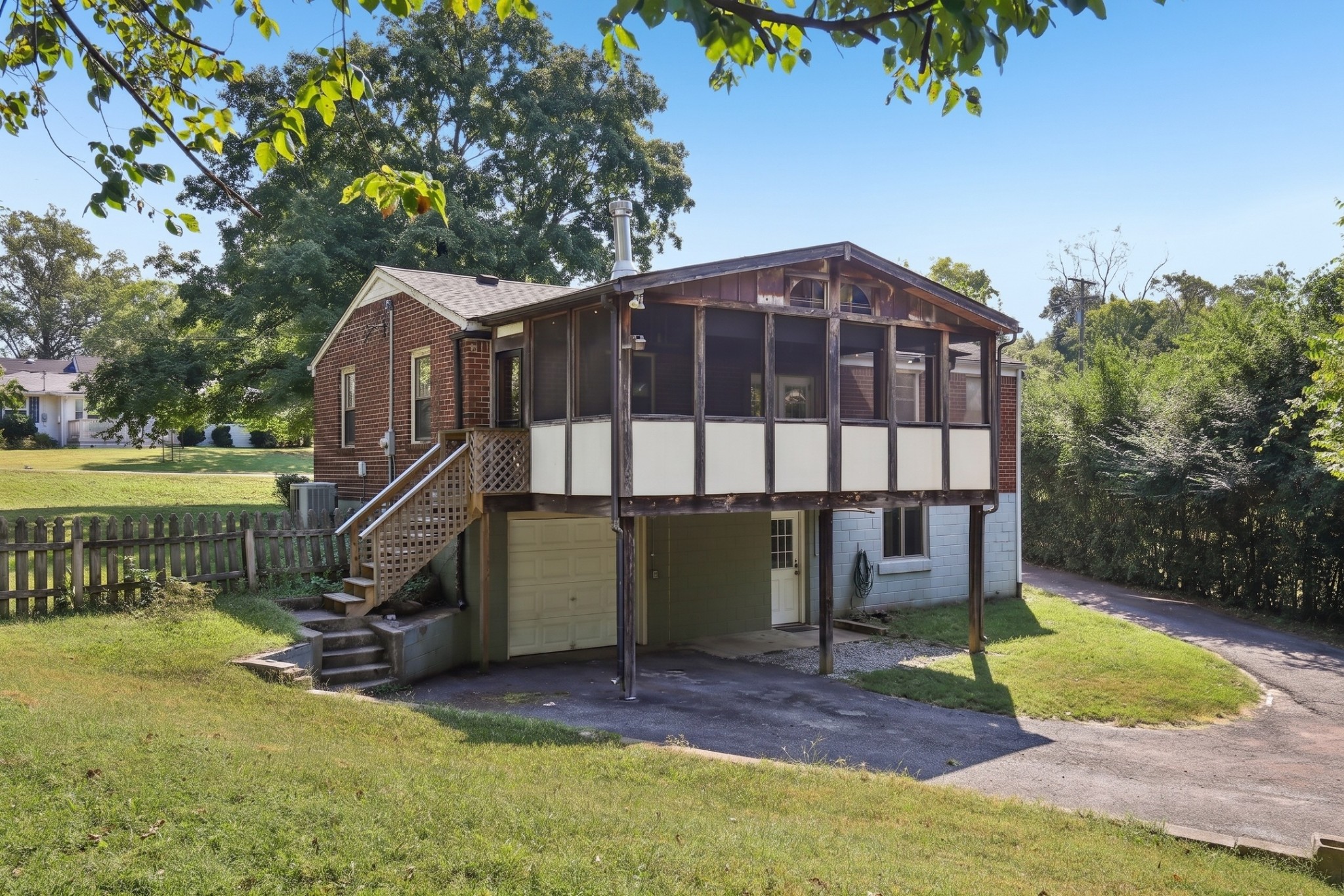 2014 Warden Dr Property Photo 33