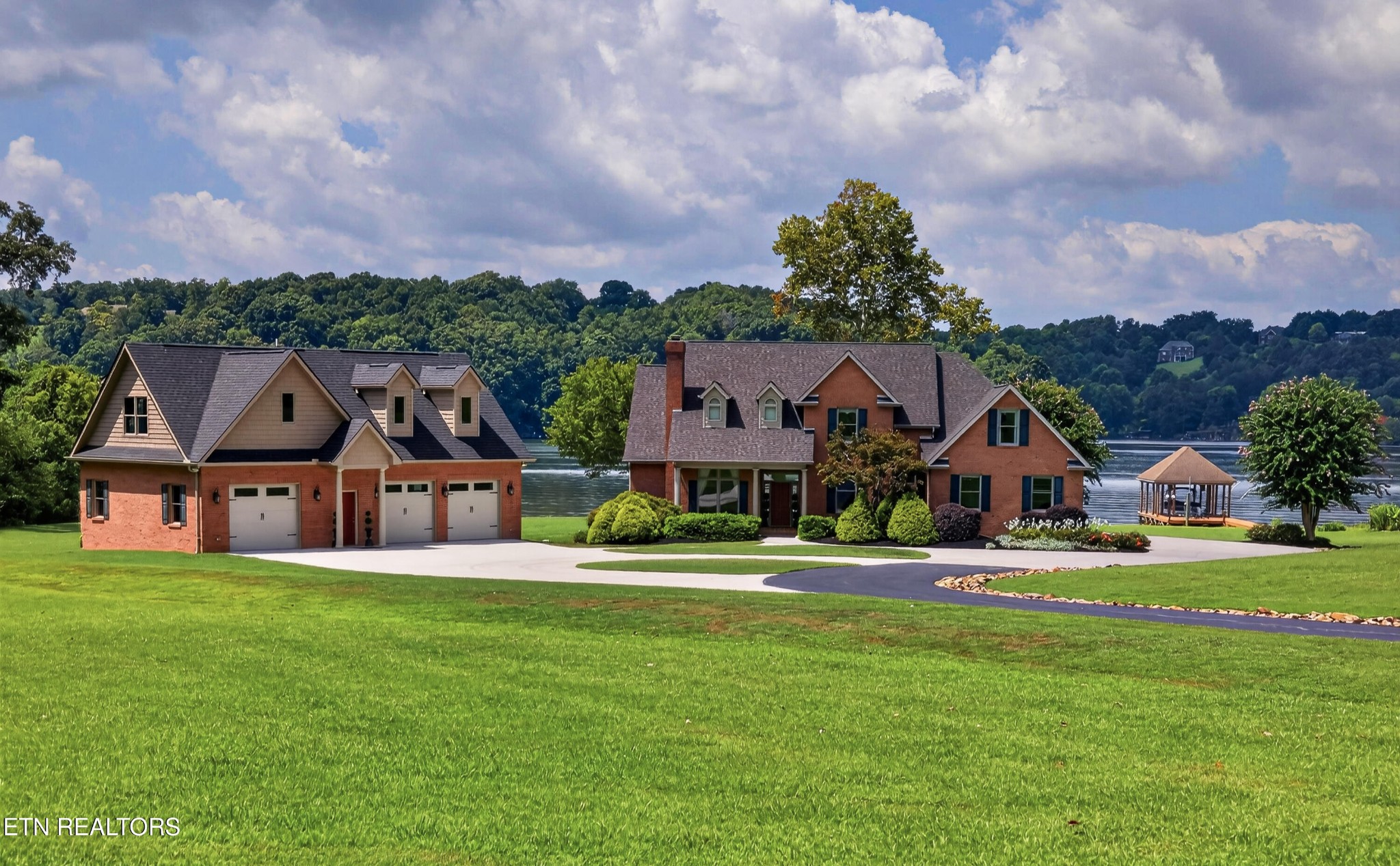 4262 Lake Meadow Way Property Photo 1