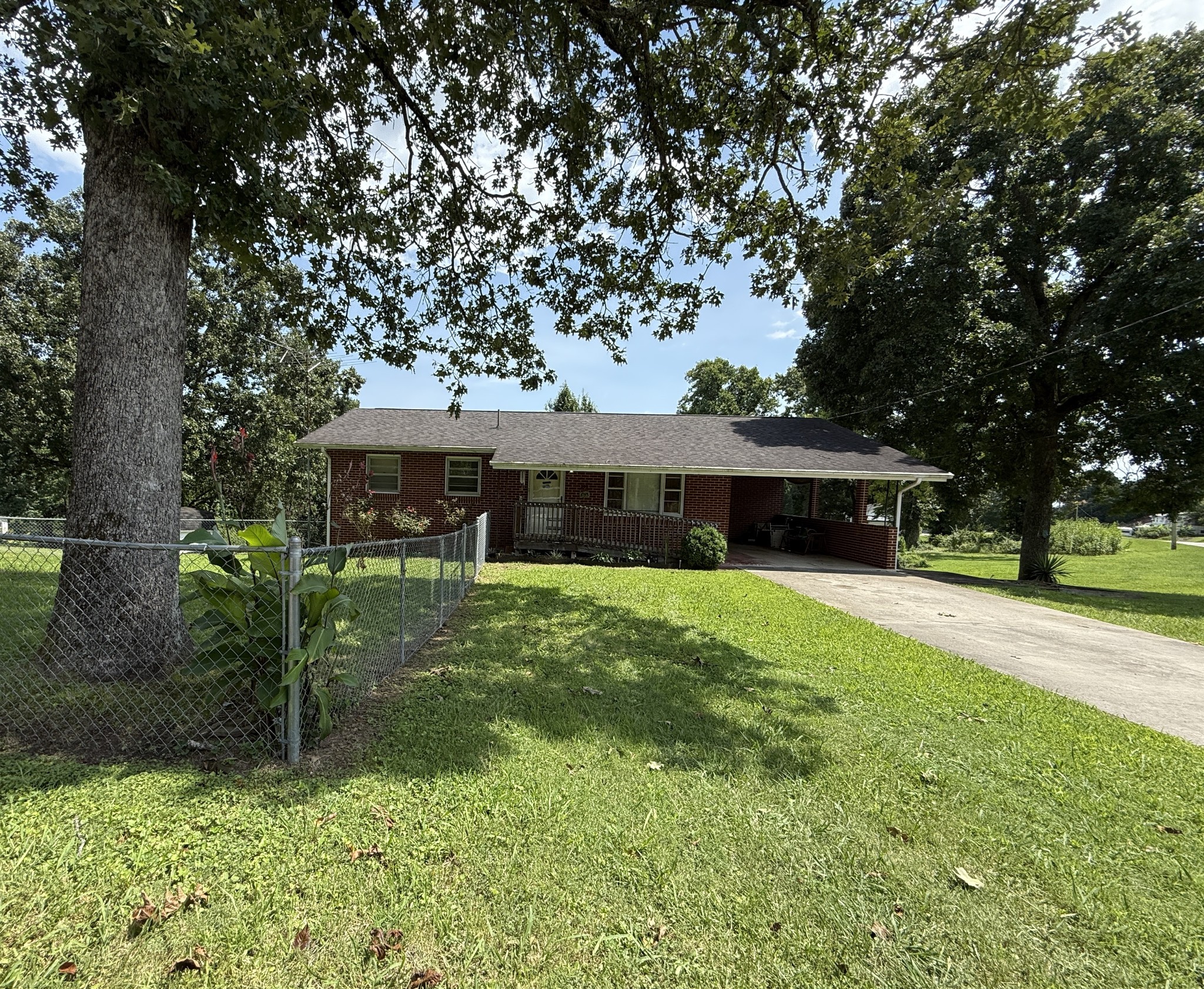 200 N Church Ave Property Photo 1