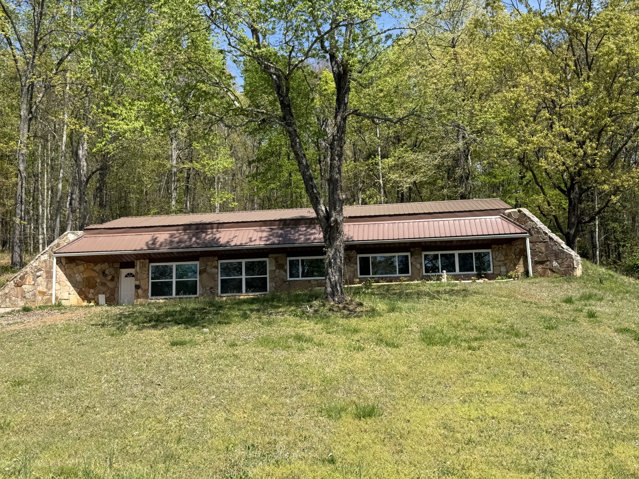 522 College Grove Rd Property Photo 1