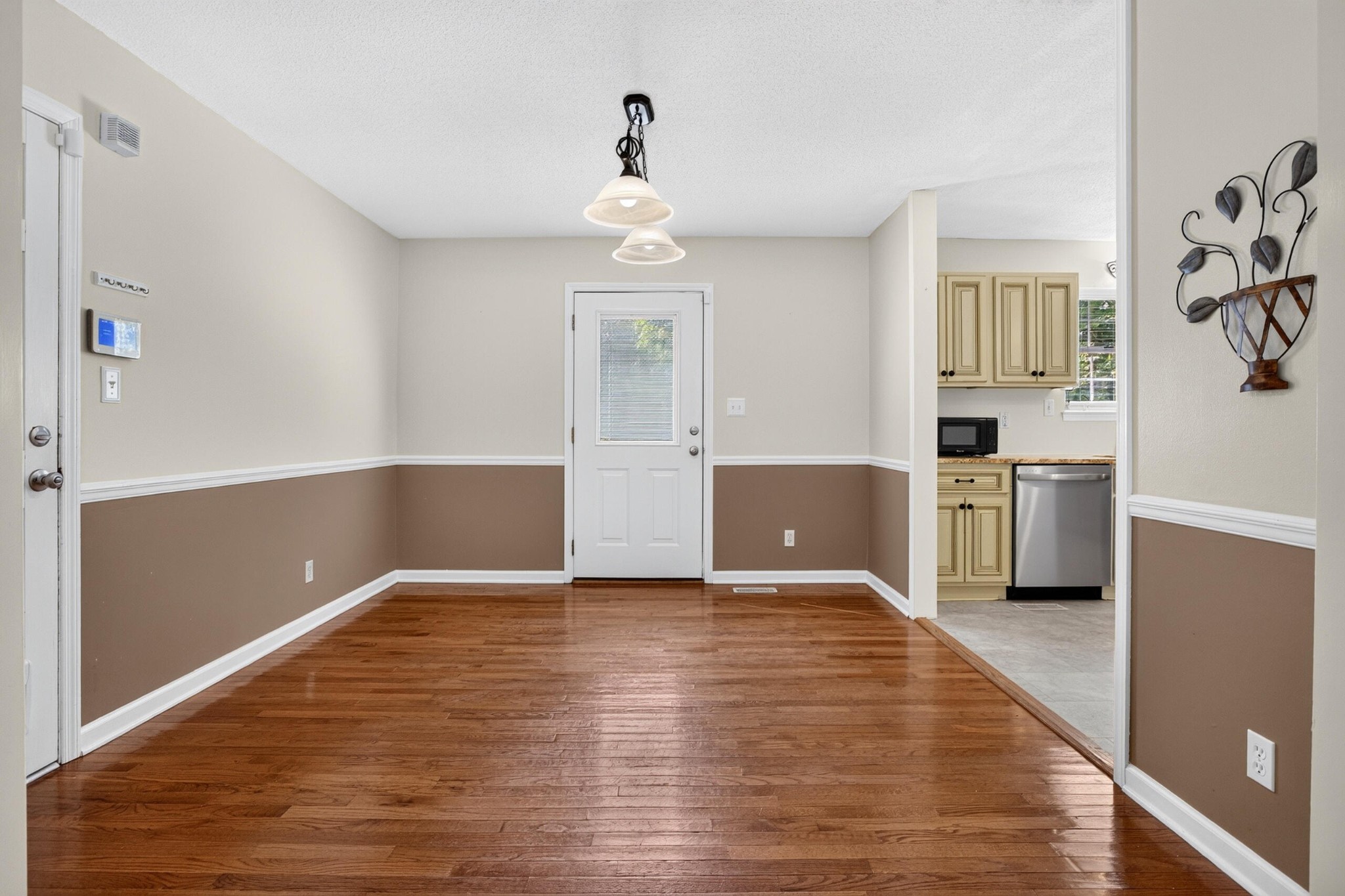 6233 Celtic Drive Property Photo 13