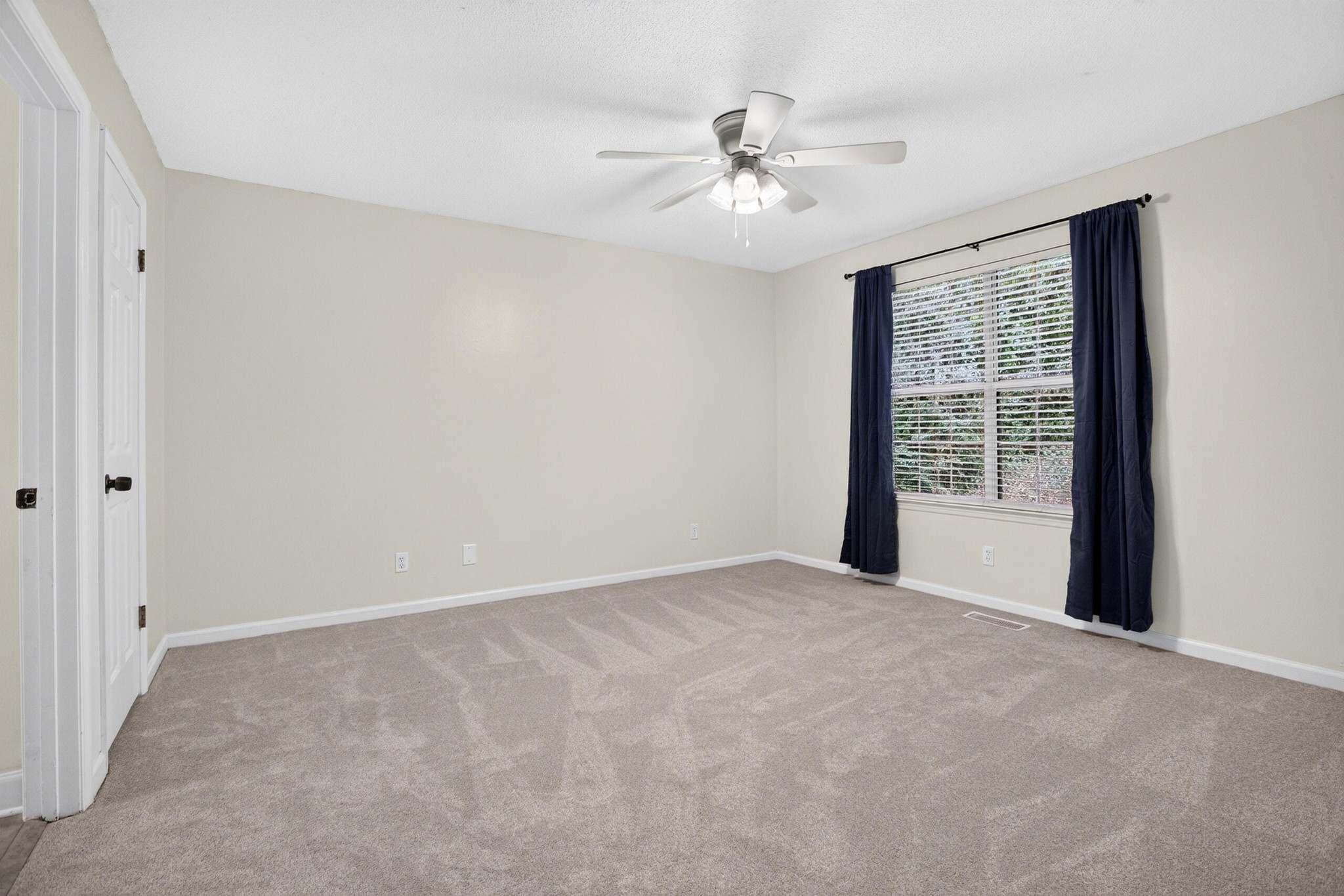 6233 Celtic Drive Property Photo 25