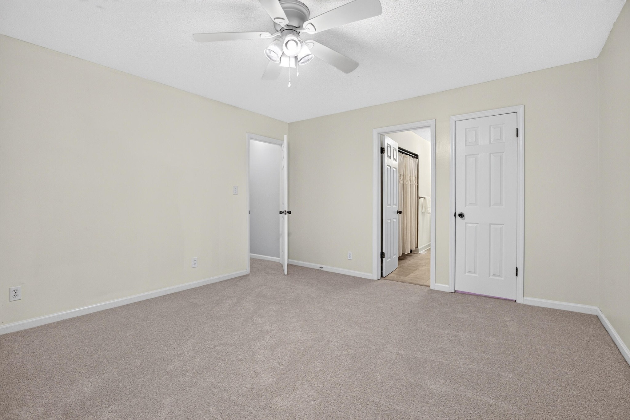 6233 Celtic Drive Property Photo 26