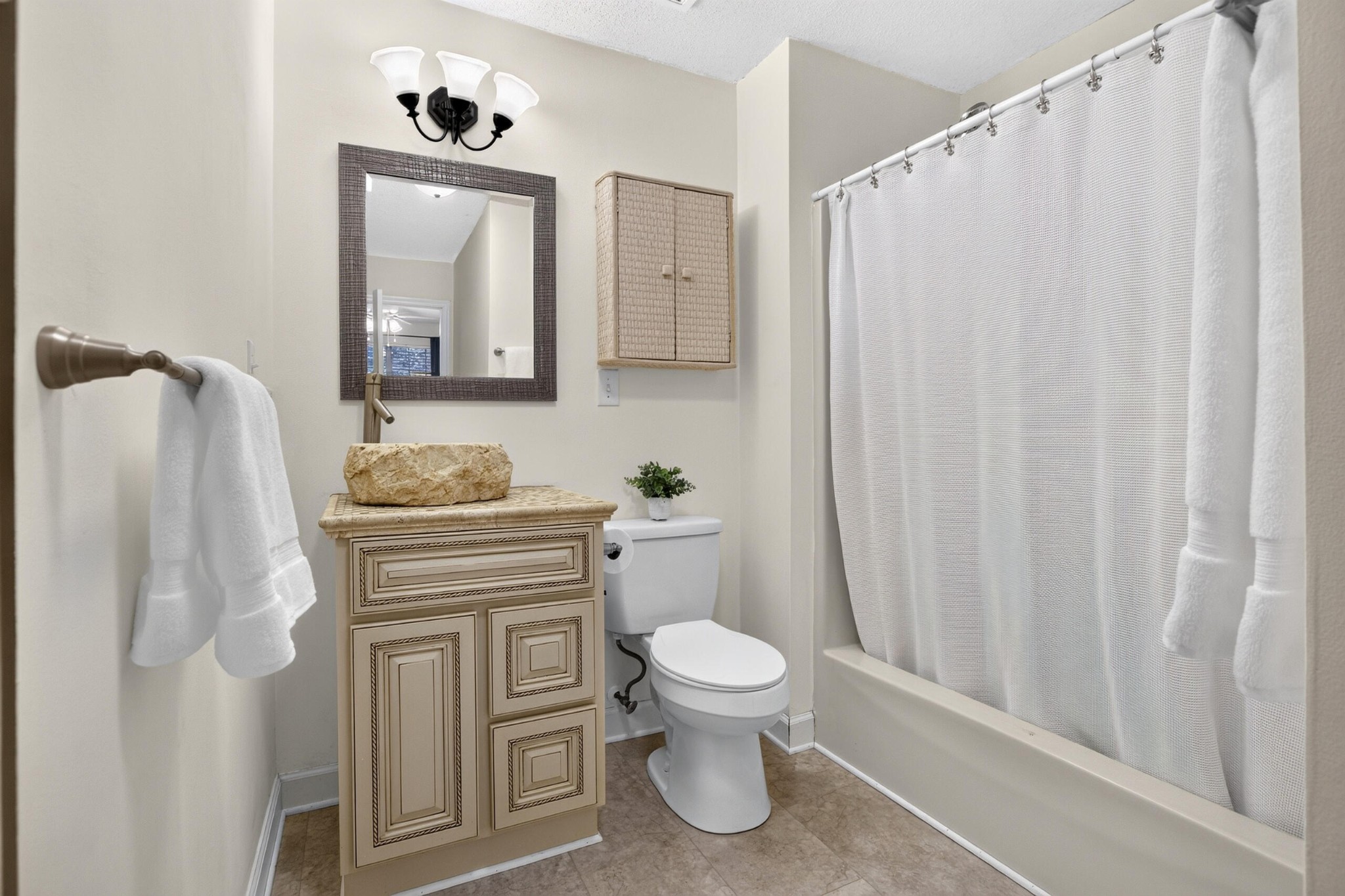 6233 Celtic Drive Property Photo 29