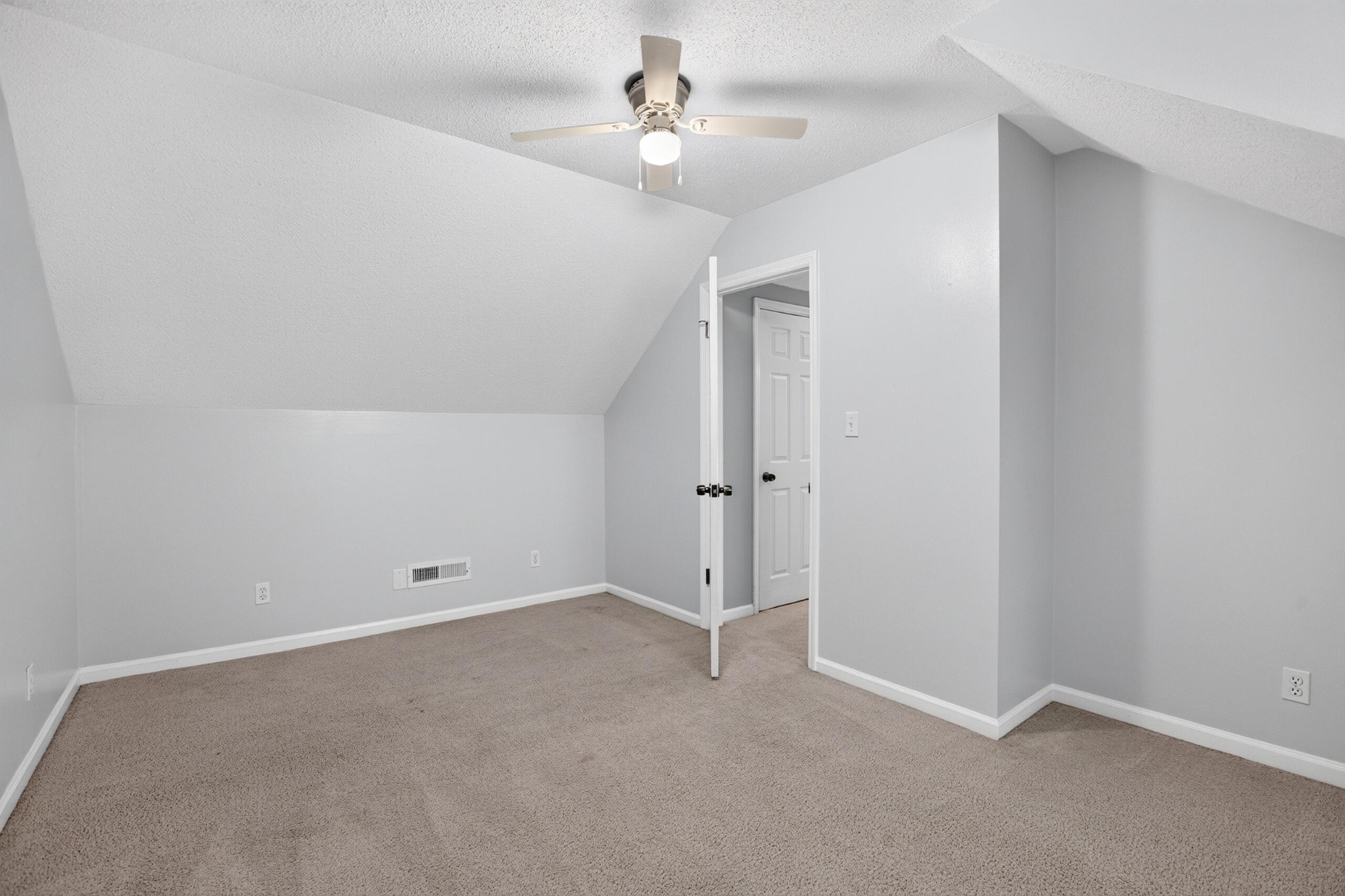 6233 Celtic Drive Property Photo 35