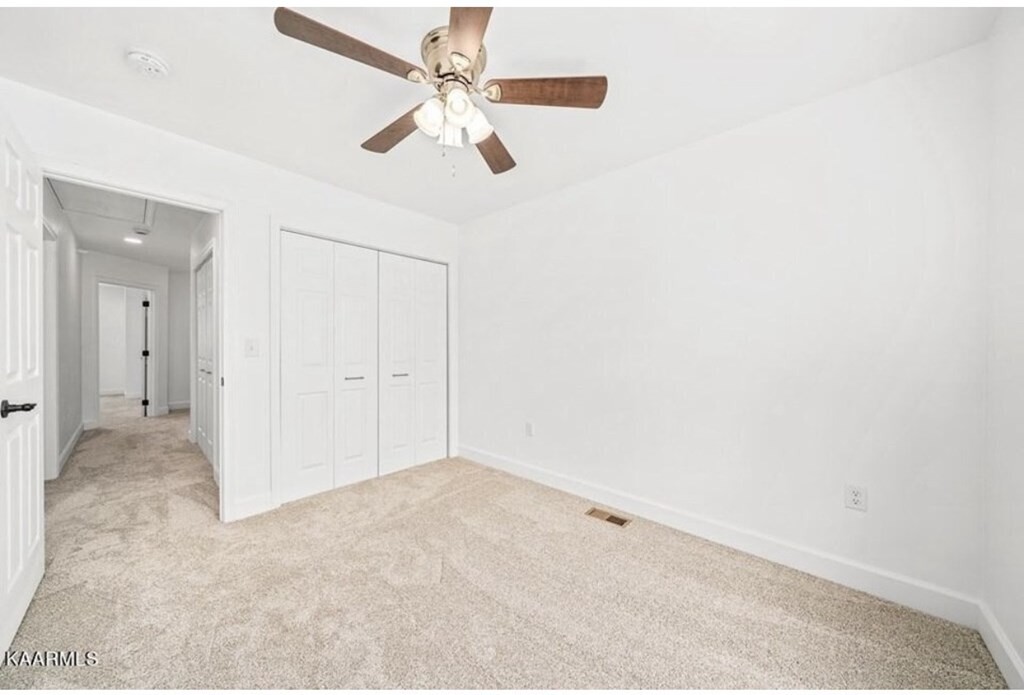 1038 E Main St Property Photo 5