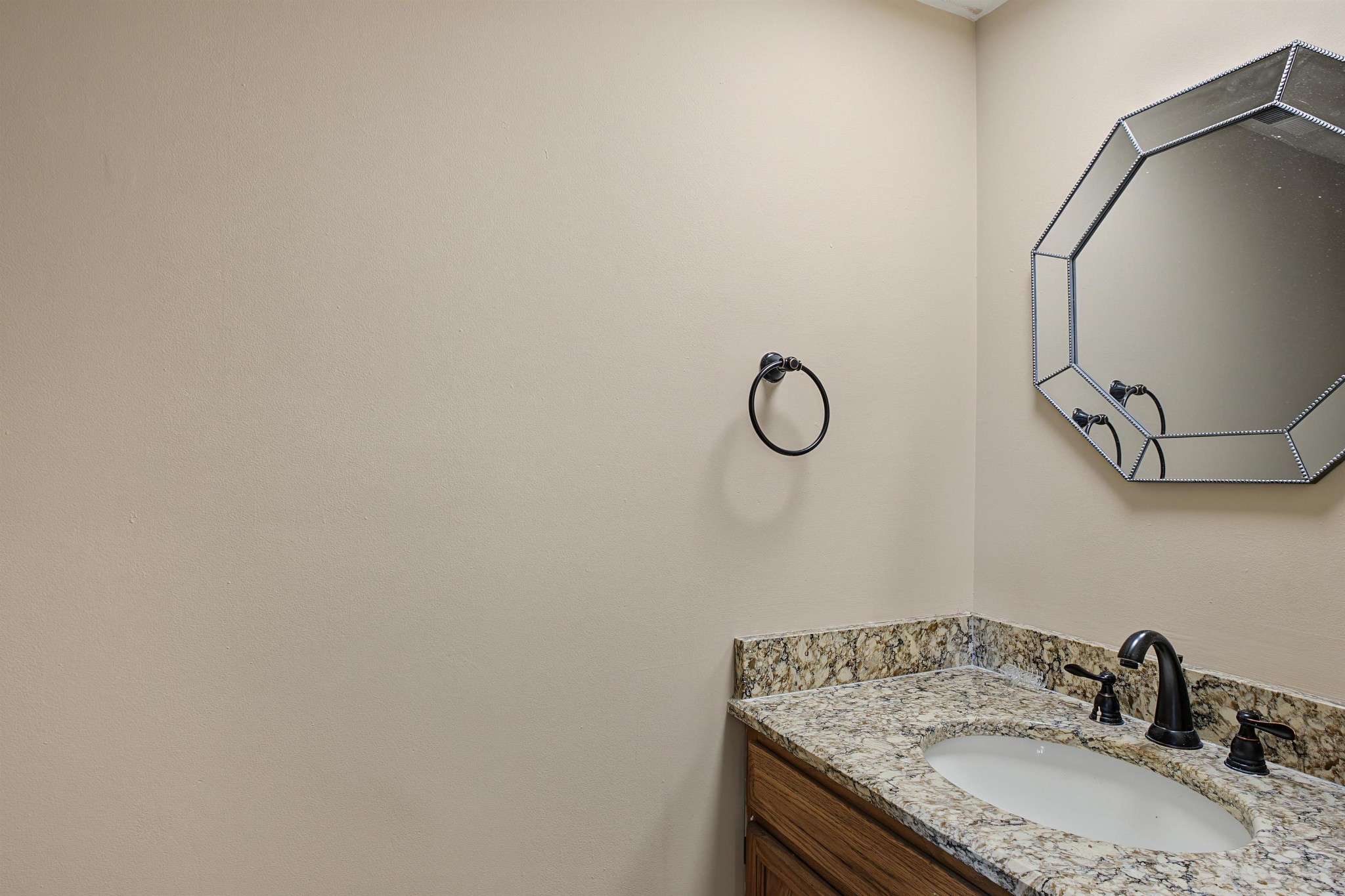 6 Glen Echo Dr Property Photo 9