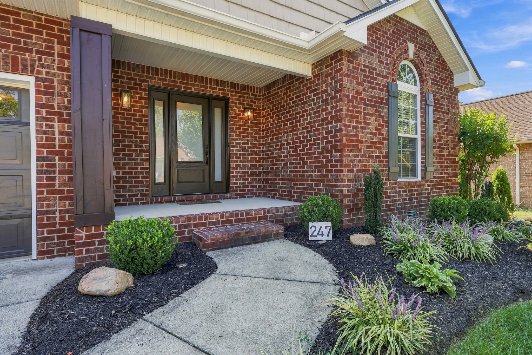 247 Walbrook Dr Property Photo 1