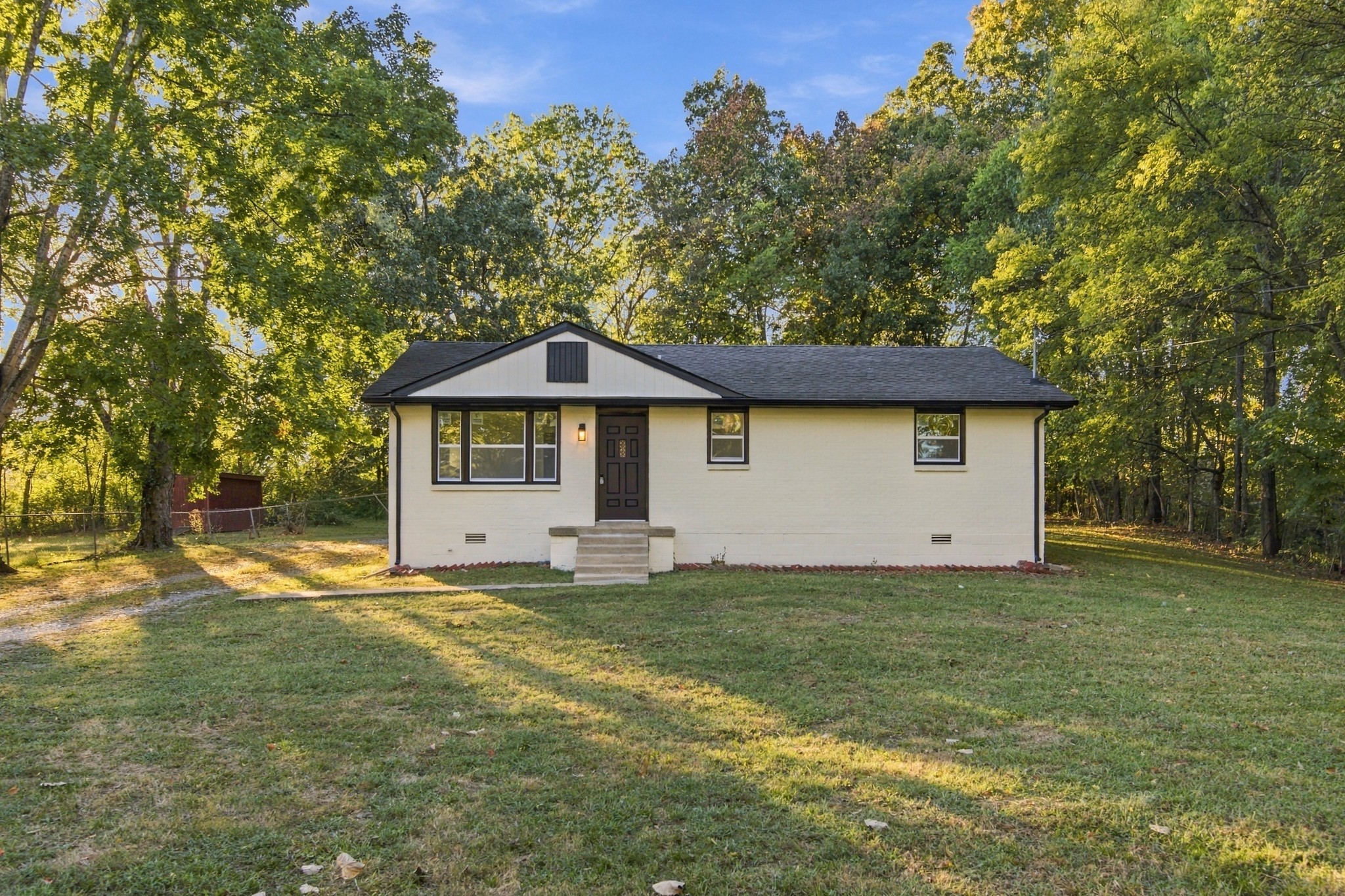 303 Jean Dr Property Photo 1
