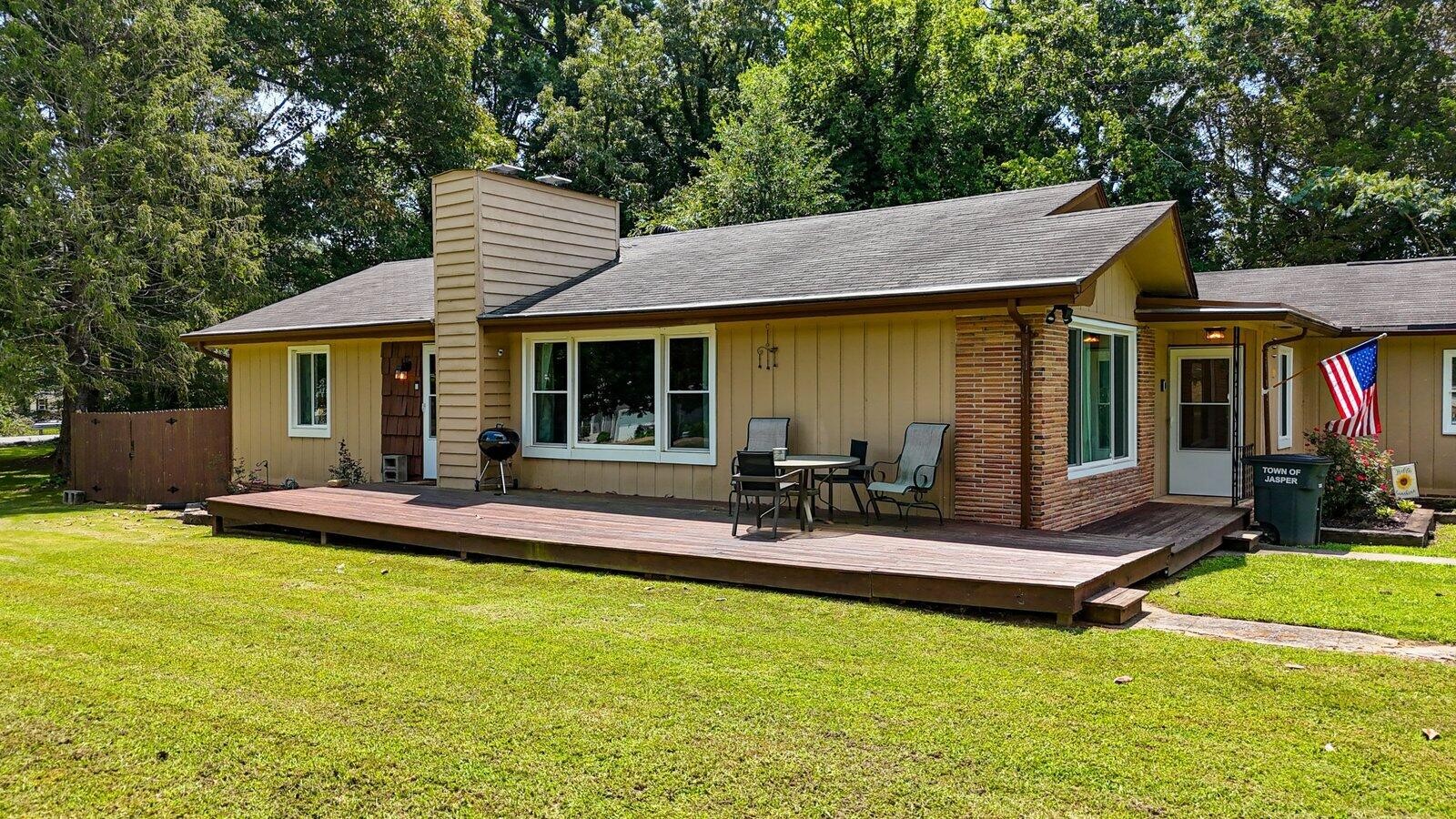 673 Highway 150 Property Photo 1