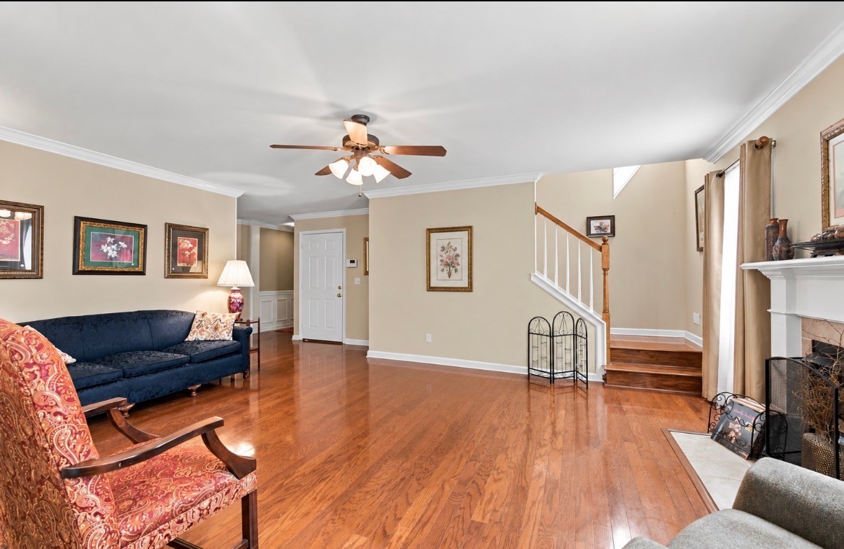 366 Golfview Ct Property Photo 6
