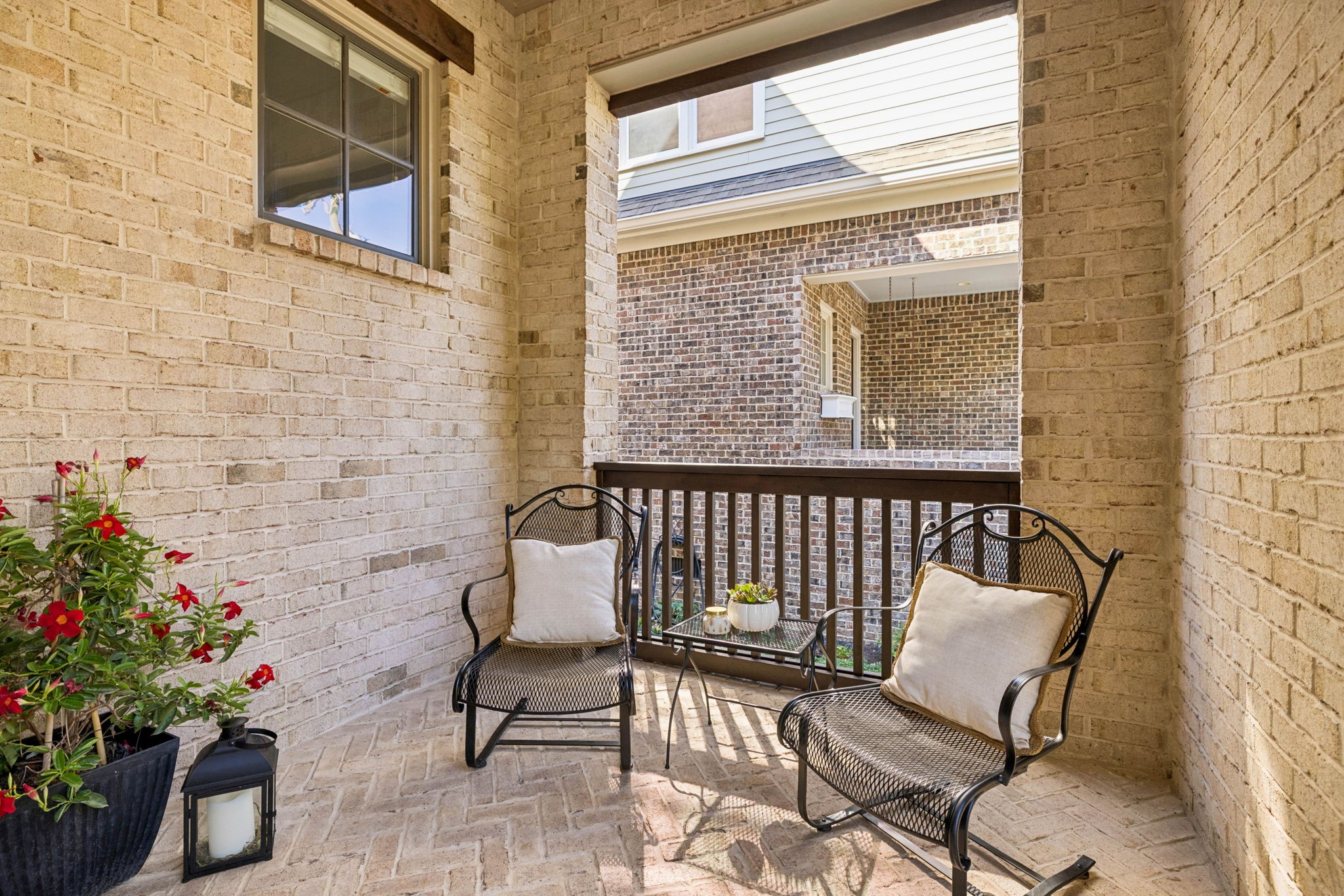 3640 Mayflower Pl Property Photo 5
