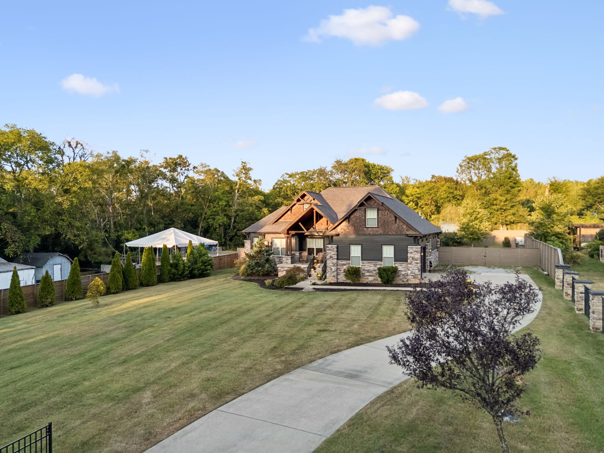 1461 Neelys Bend Rd Property Photo 3