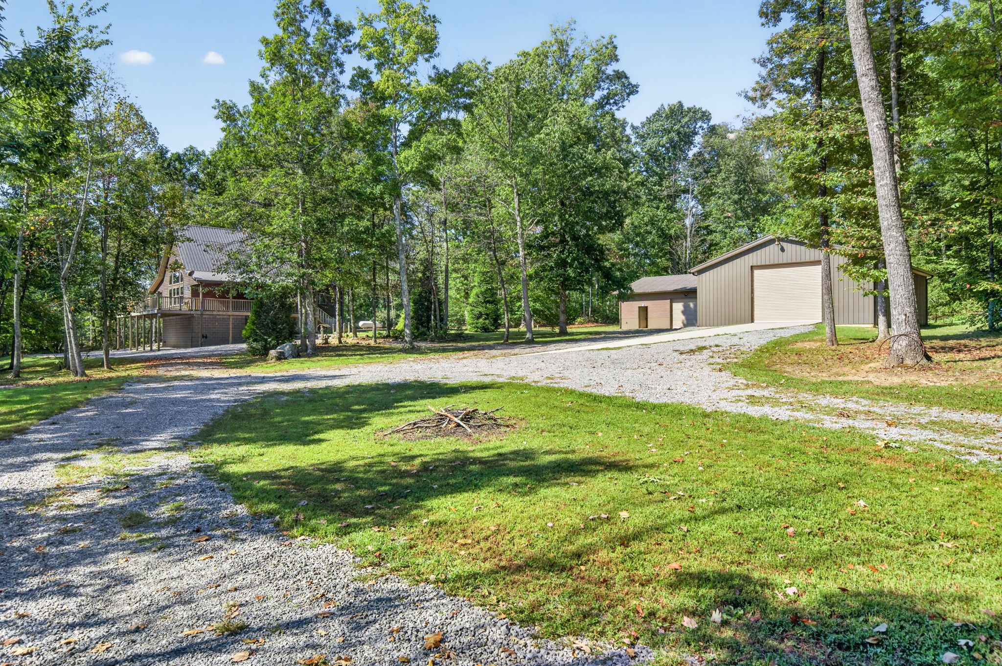 300 Laurel Way Property Photo 1