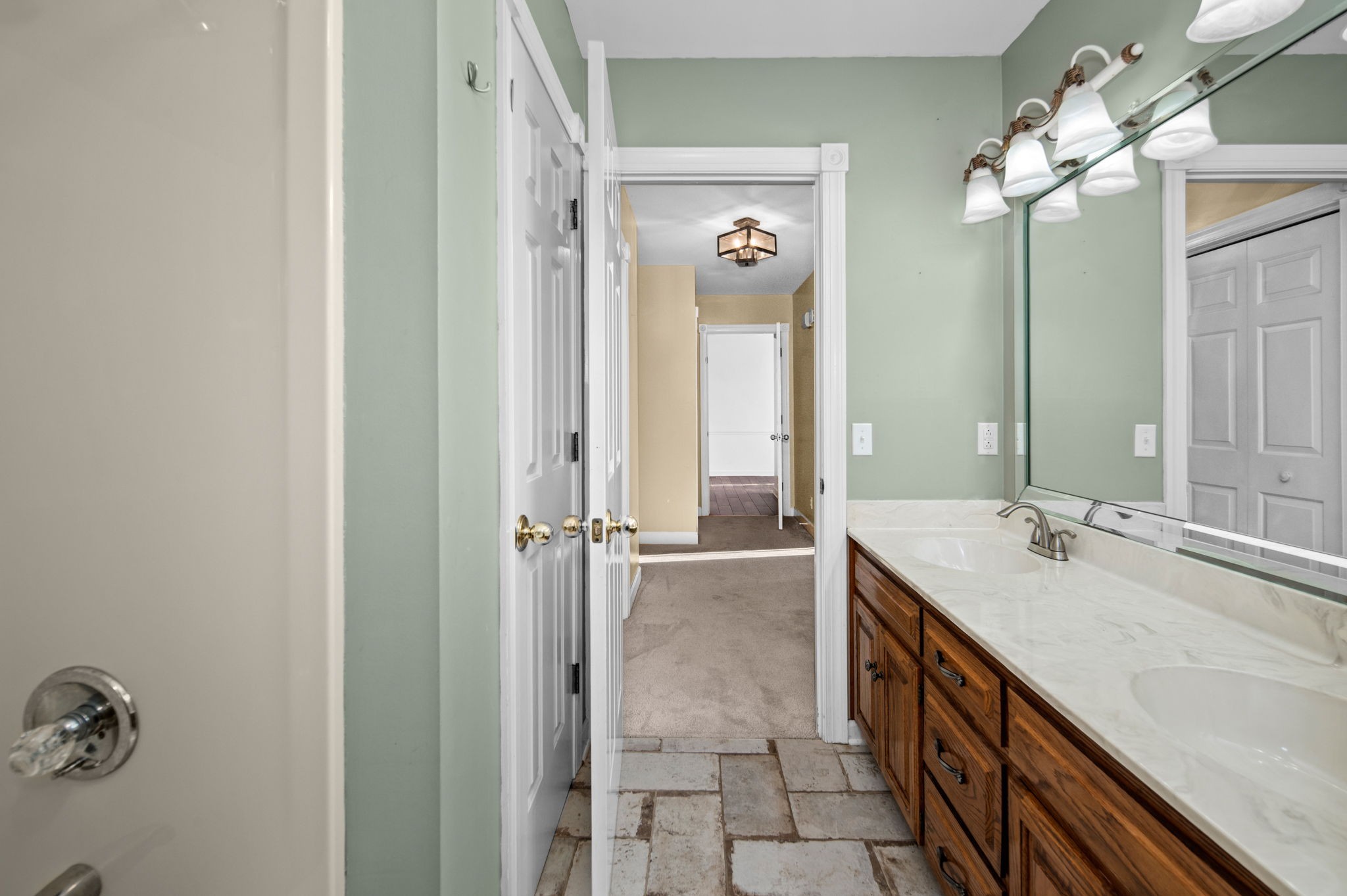 2814 Archer Ave Property Photo 26