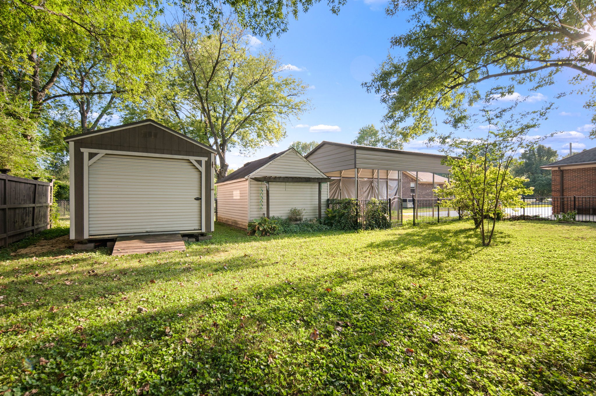 2814 Archer Ave Property Photo 44