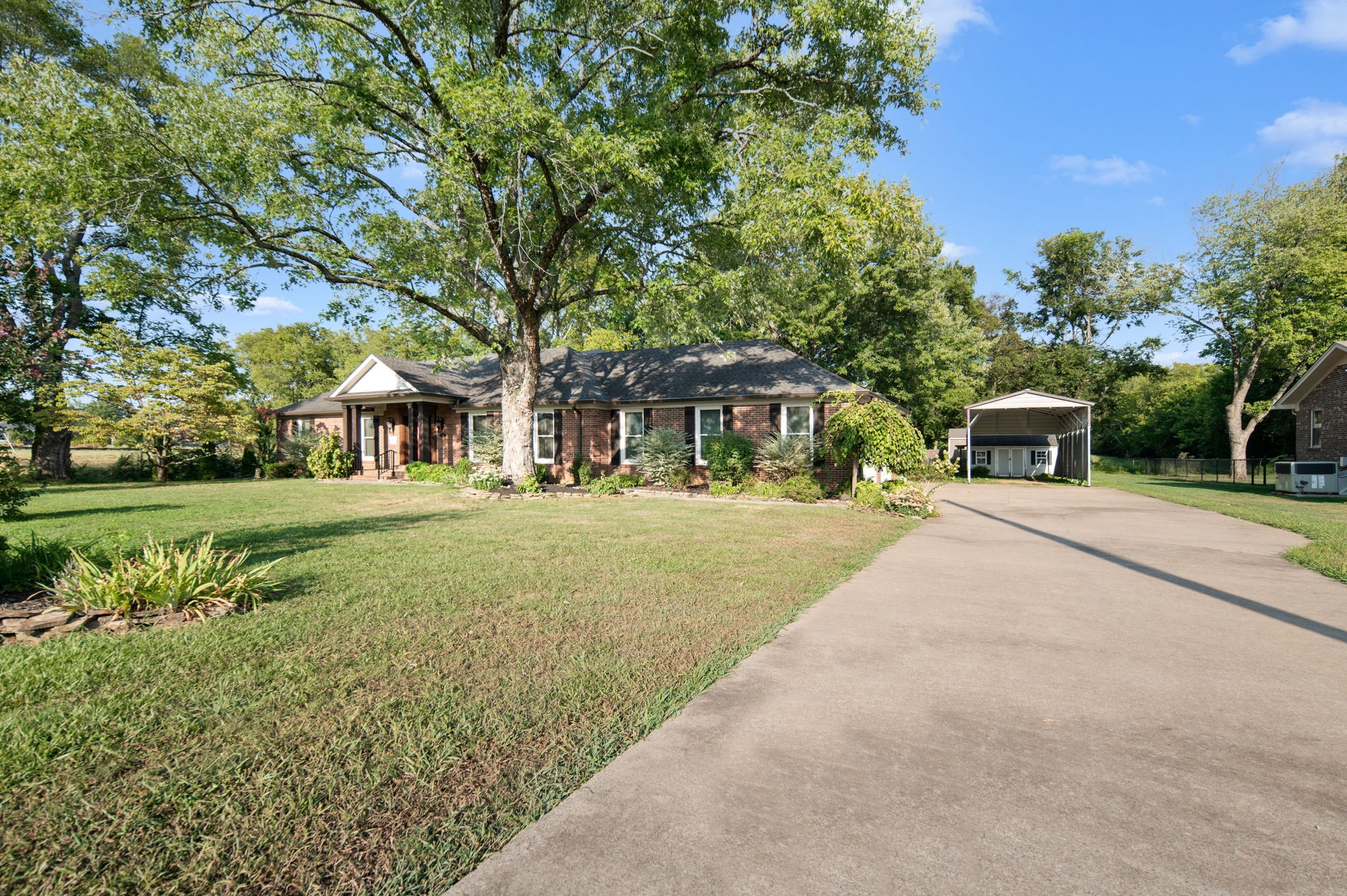 2814 Archer Ave Property Photo 48