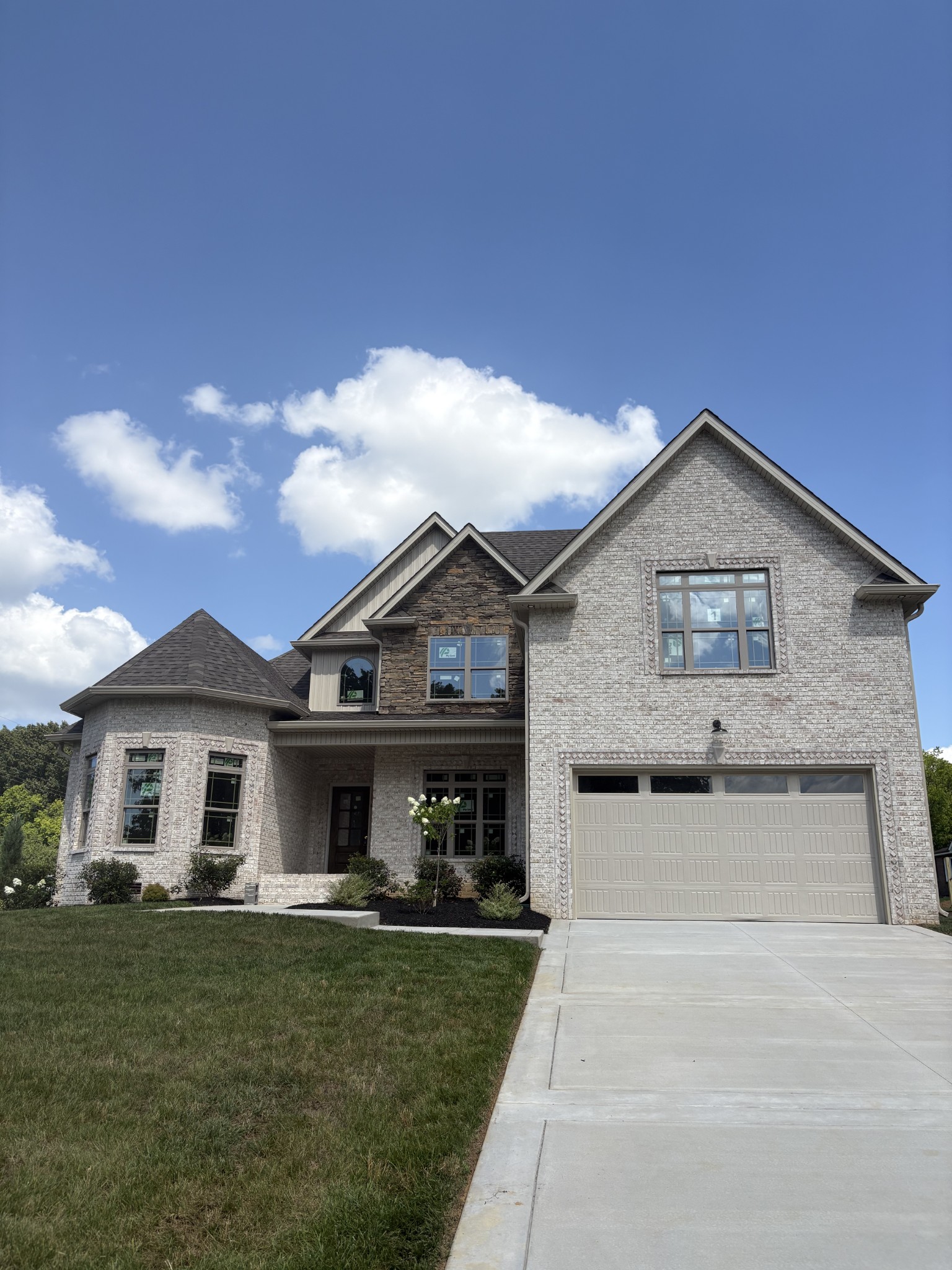 1501 Riggins Dr Property Photo 1