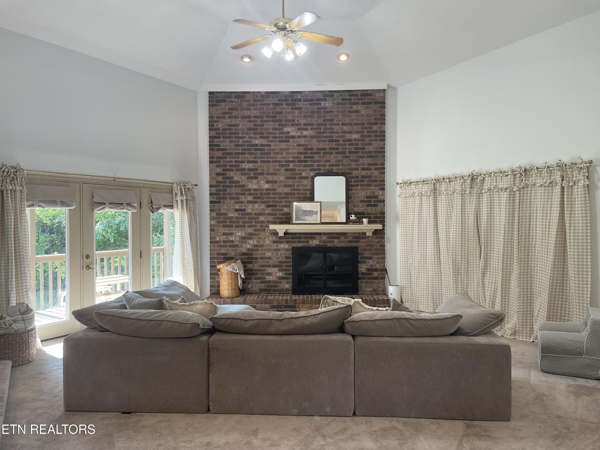 103 Farmington Place Property Photo 6