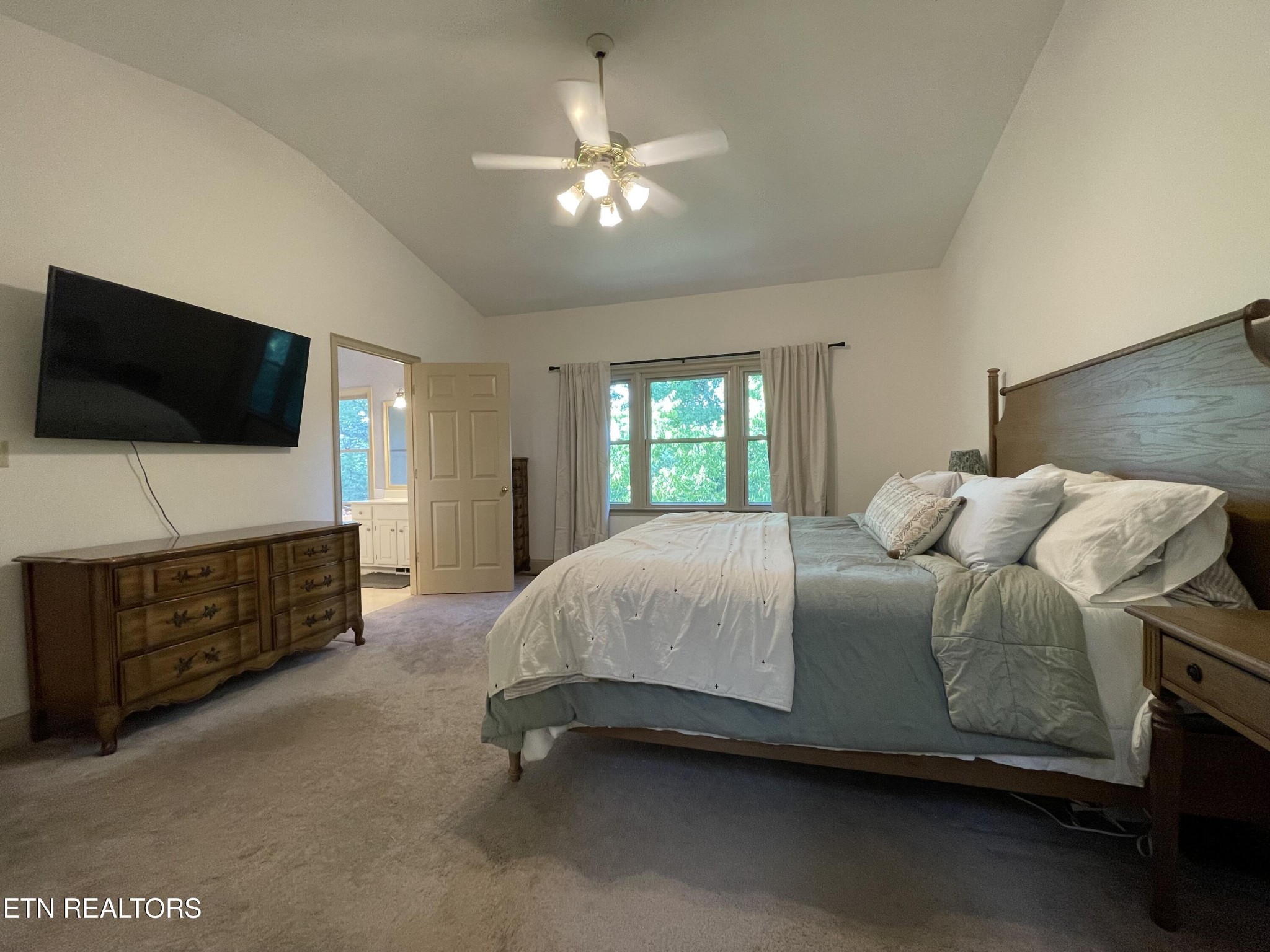 103 Farmington Place Property Photo 31
