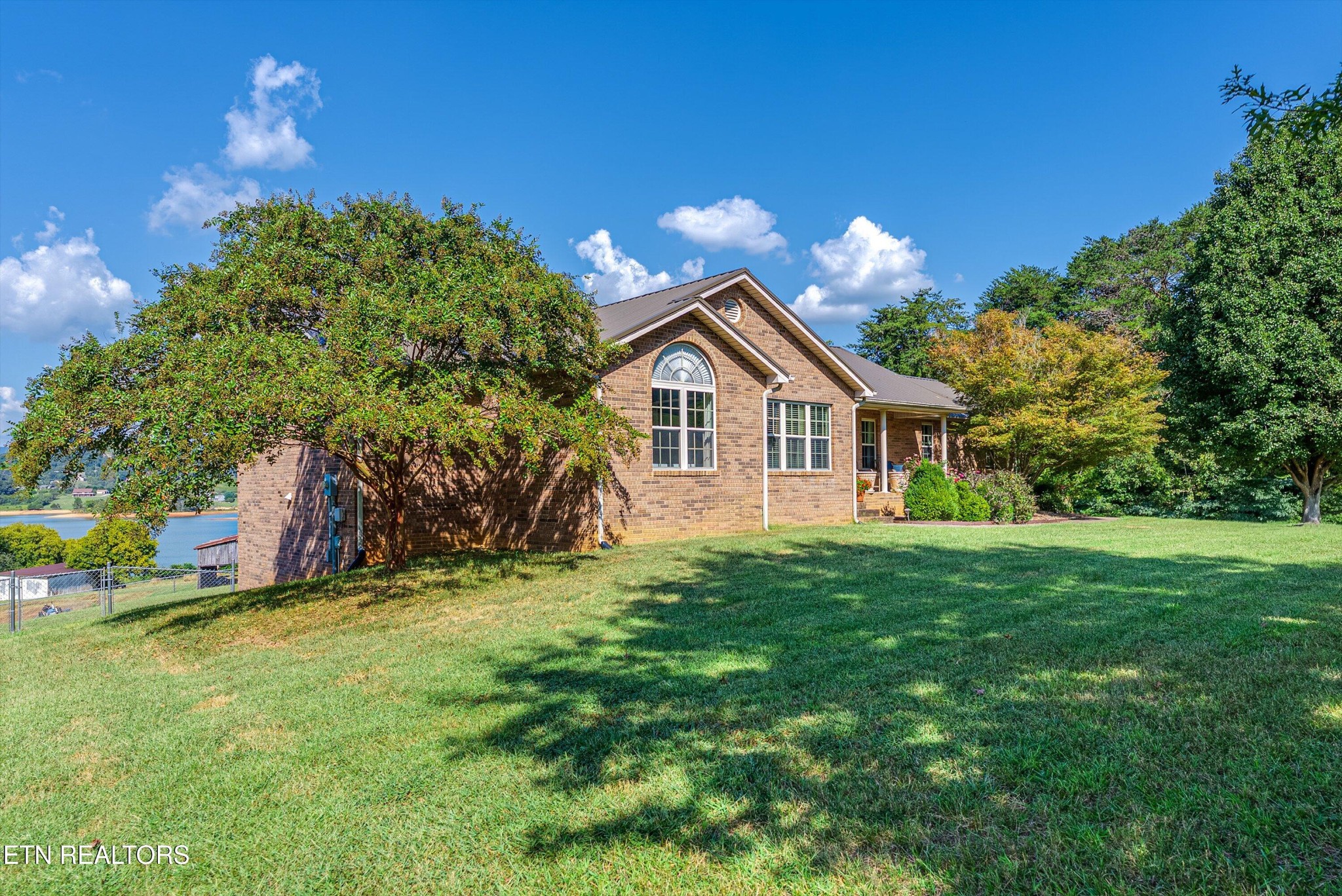 1789 Tater Hill Rd Property Photo 3