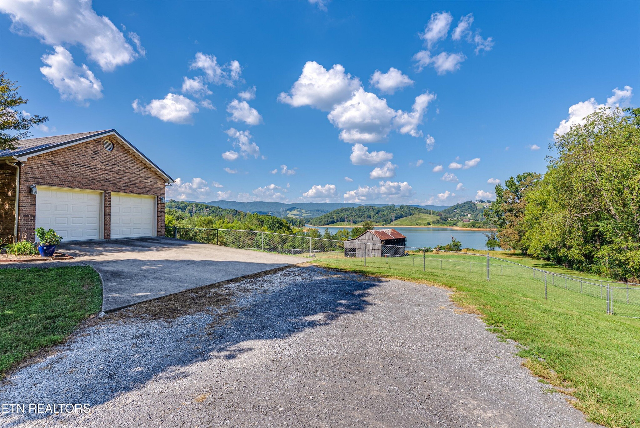1789 Tater Hill Rd Property Photo 6