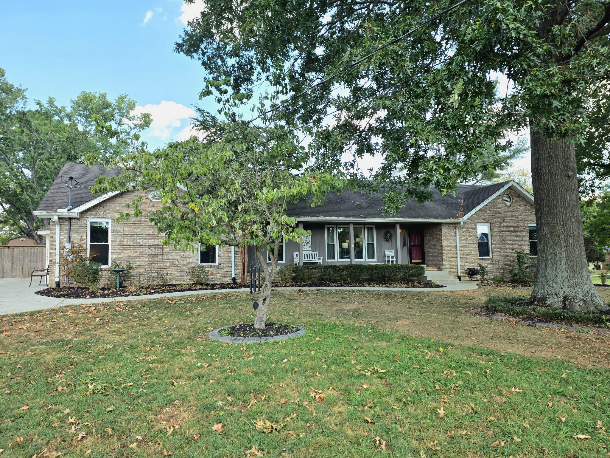 153 Bradwood Dr Property Photo 1