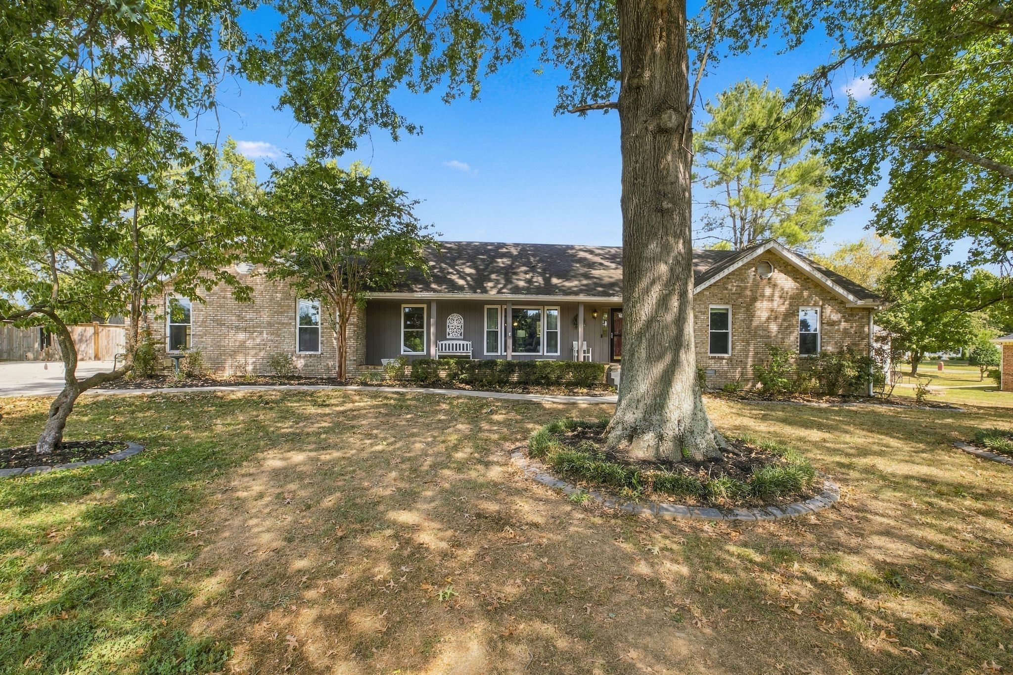 153 Bradwood Dr Property Photo 1