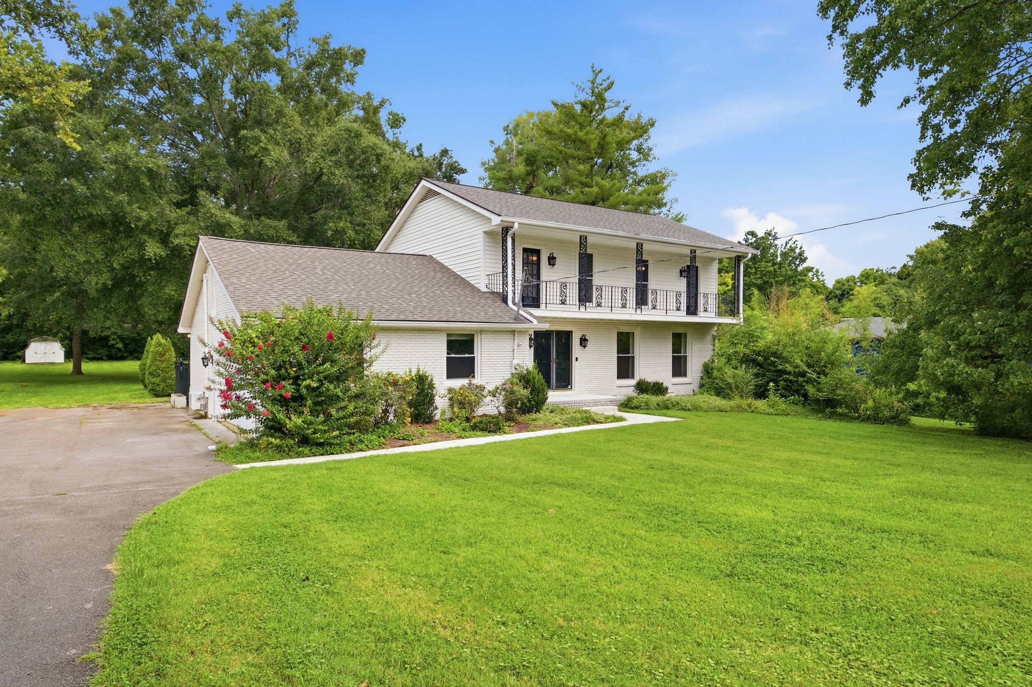 1303 General Mcarthur Dr Property Photo 1
