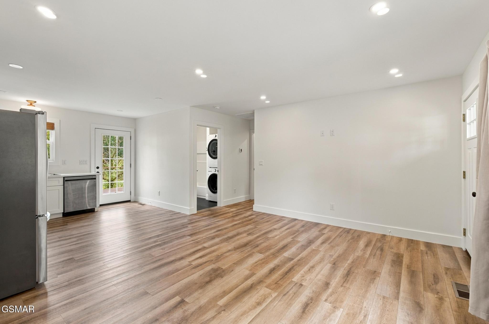 712 E Millers Cove Road Property Photo 10