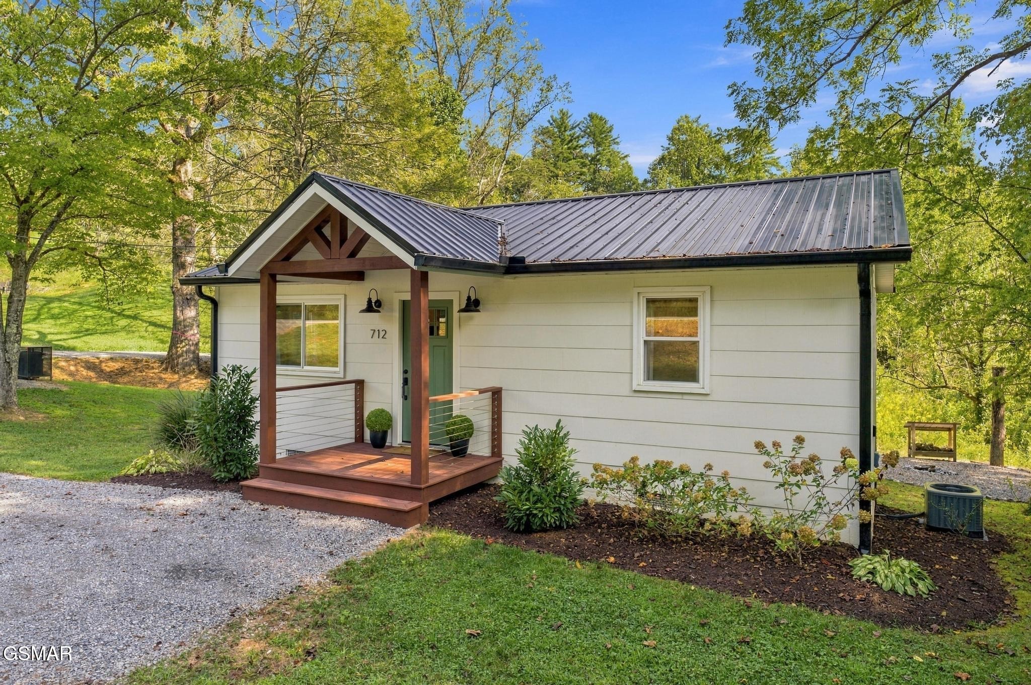 712 E Millers Cove Road Property Photo 27