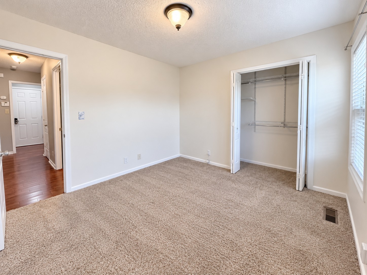 300 Fair Haven Dr Property Photo 10