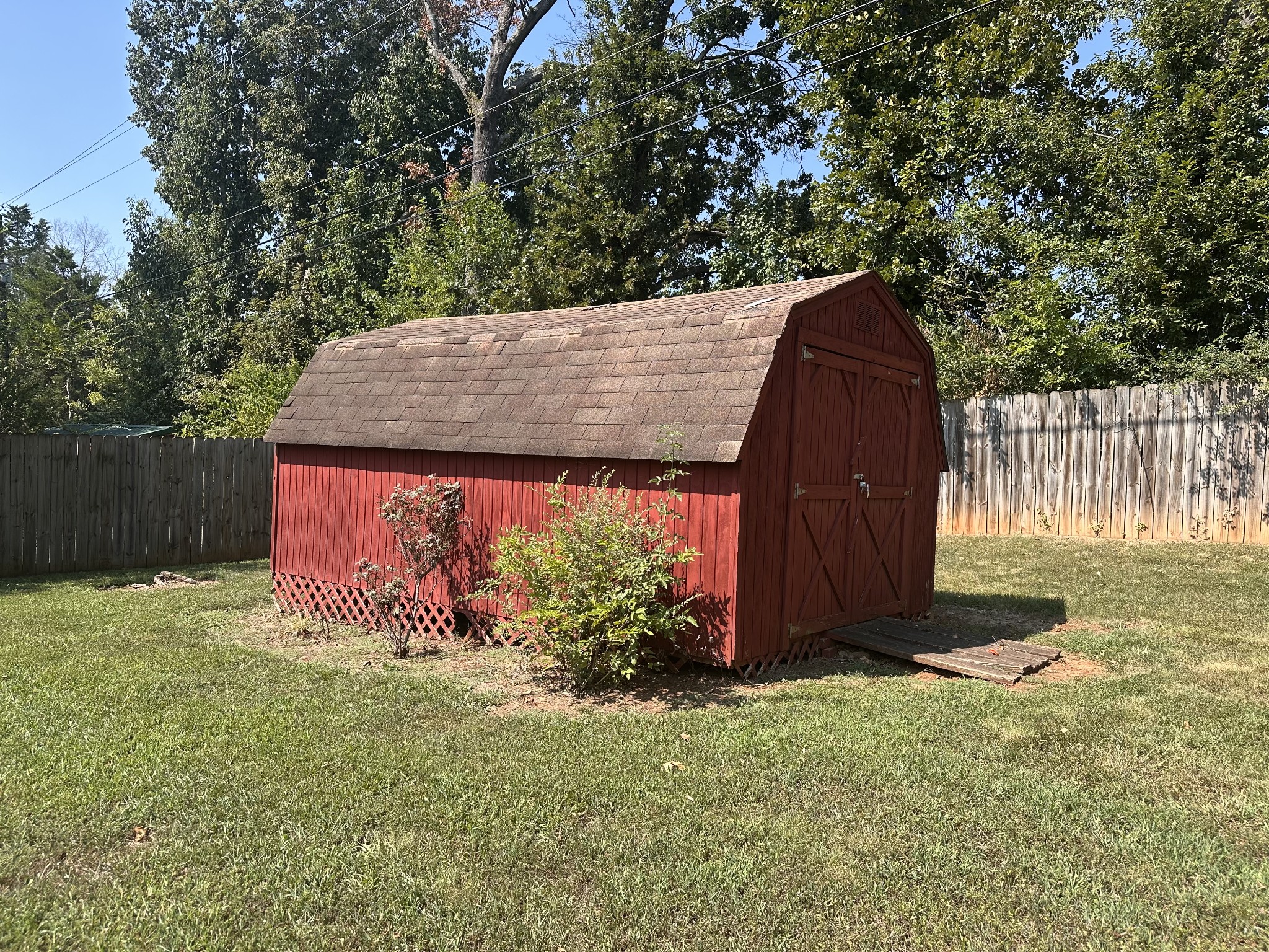 2111 Robin Rd Property Photo 2