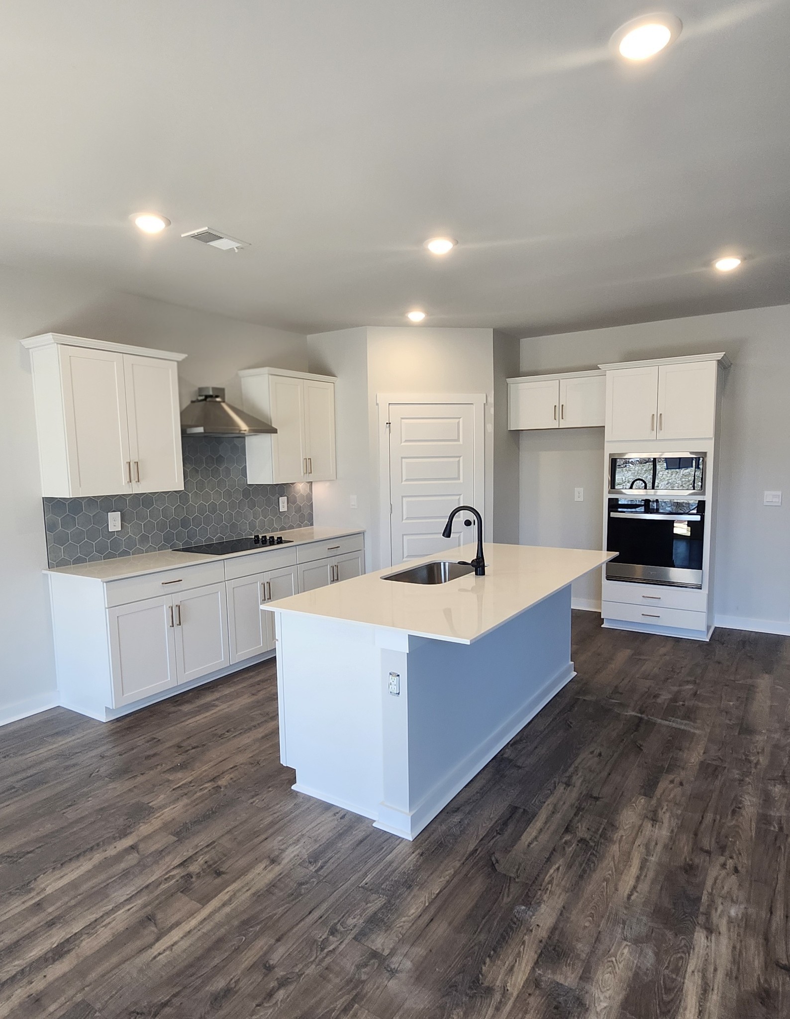 2045 Coriander Lane Property Photo 10