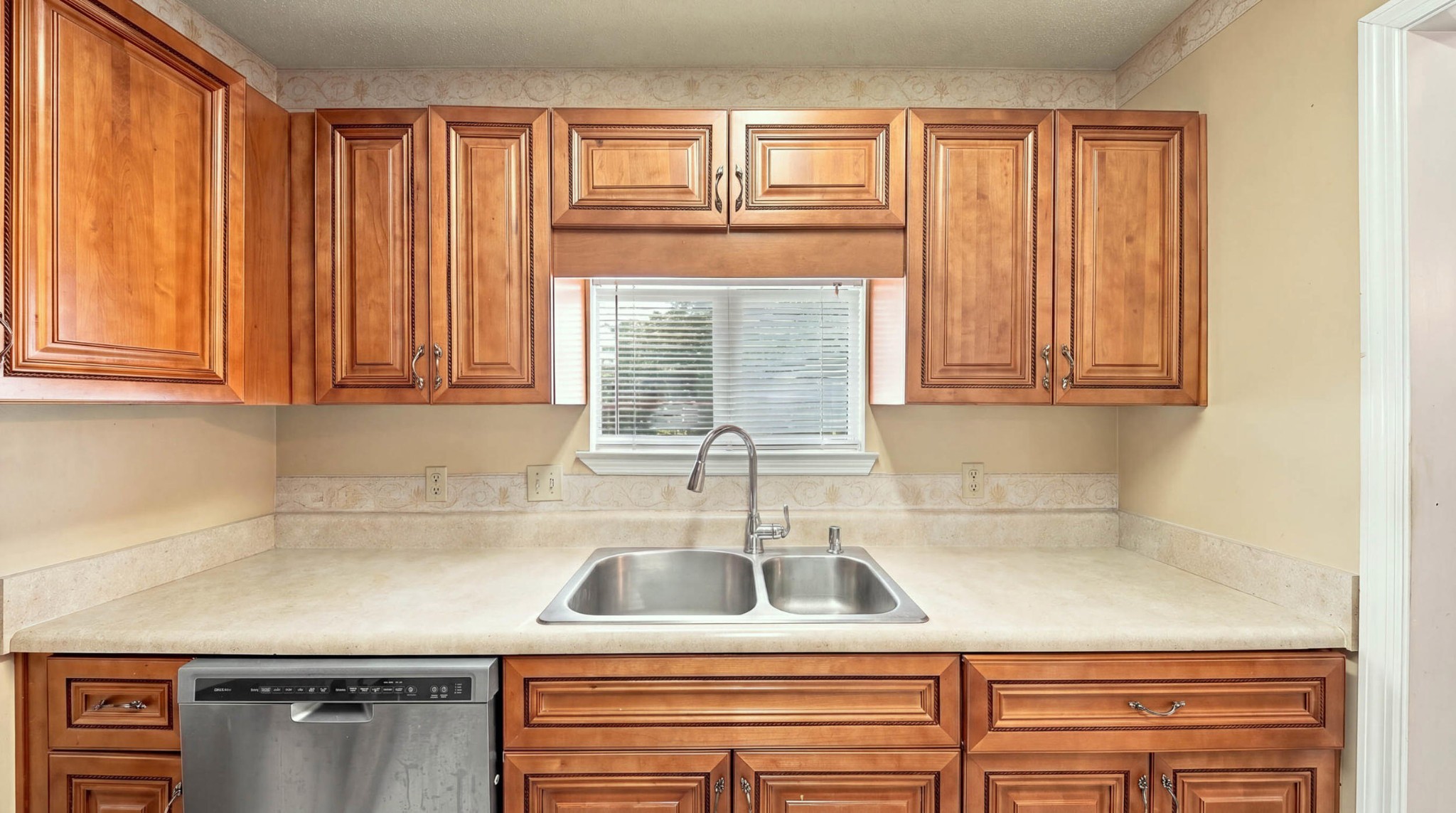 1233 Lenny Lane Property Photo 12