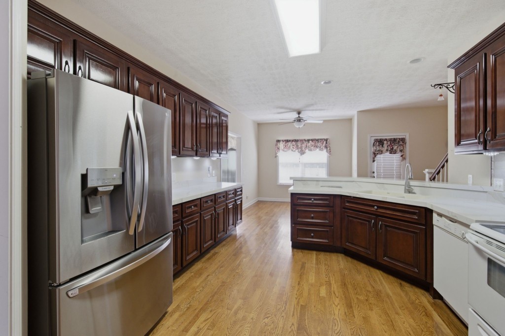 1201 Frinton Ct Property Photo 11
