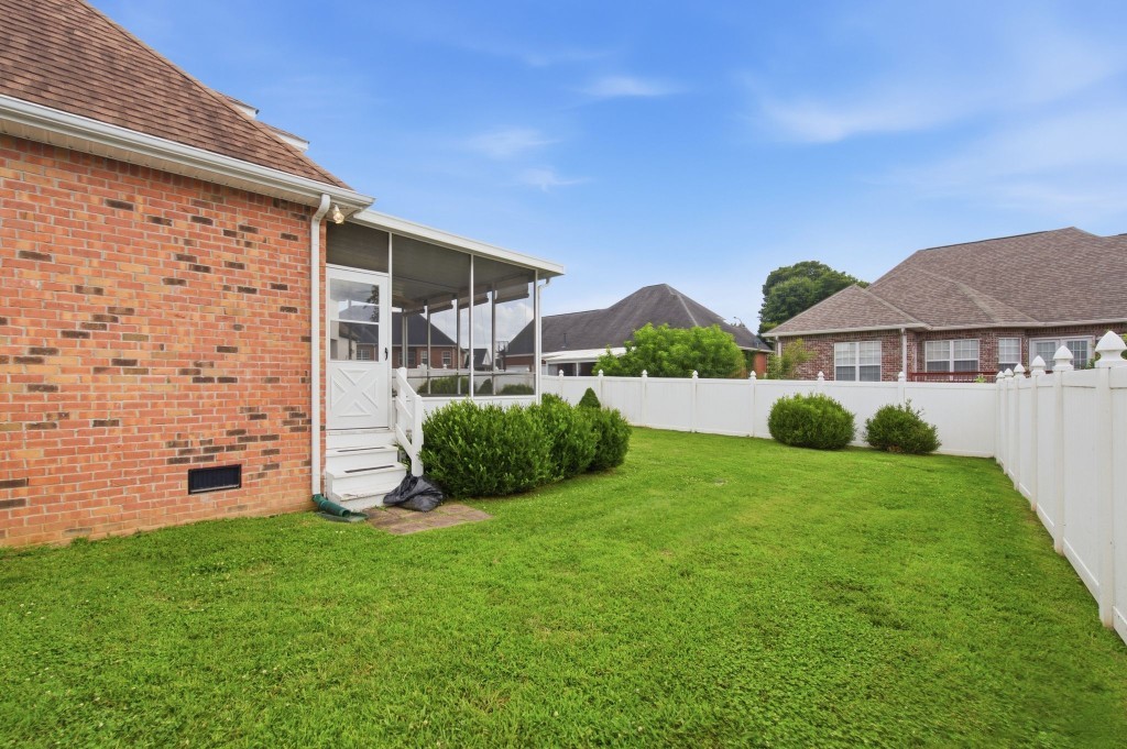 1201 Frinton Ct Property Photo 37