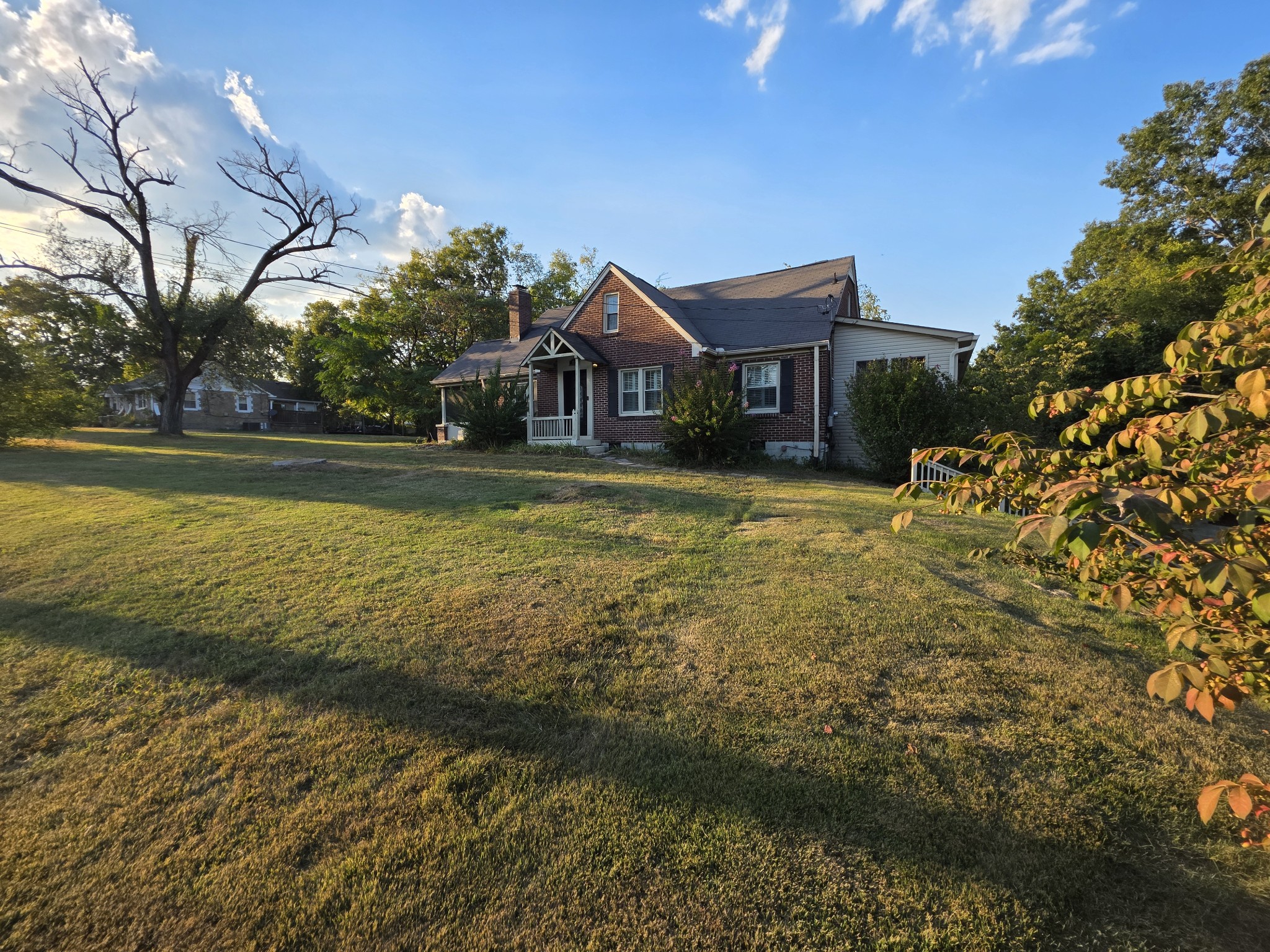 322 E Campbell Rd Property Photo 1