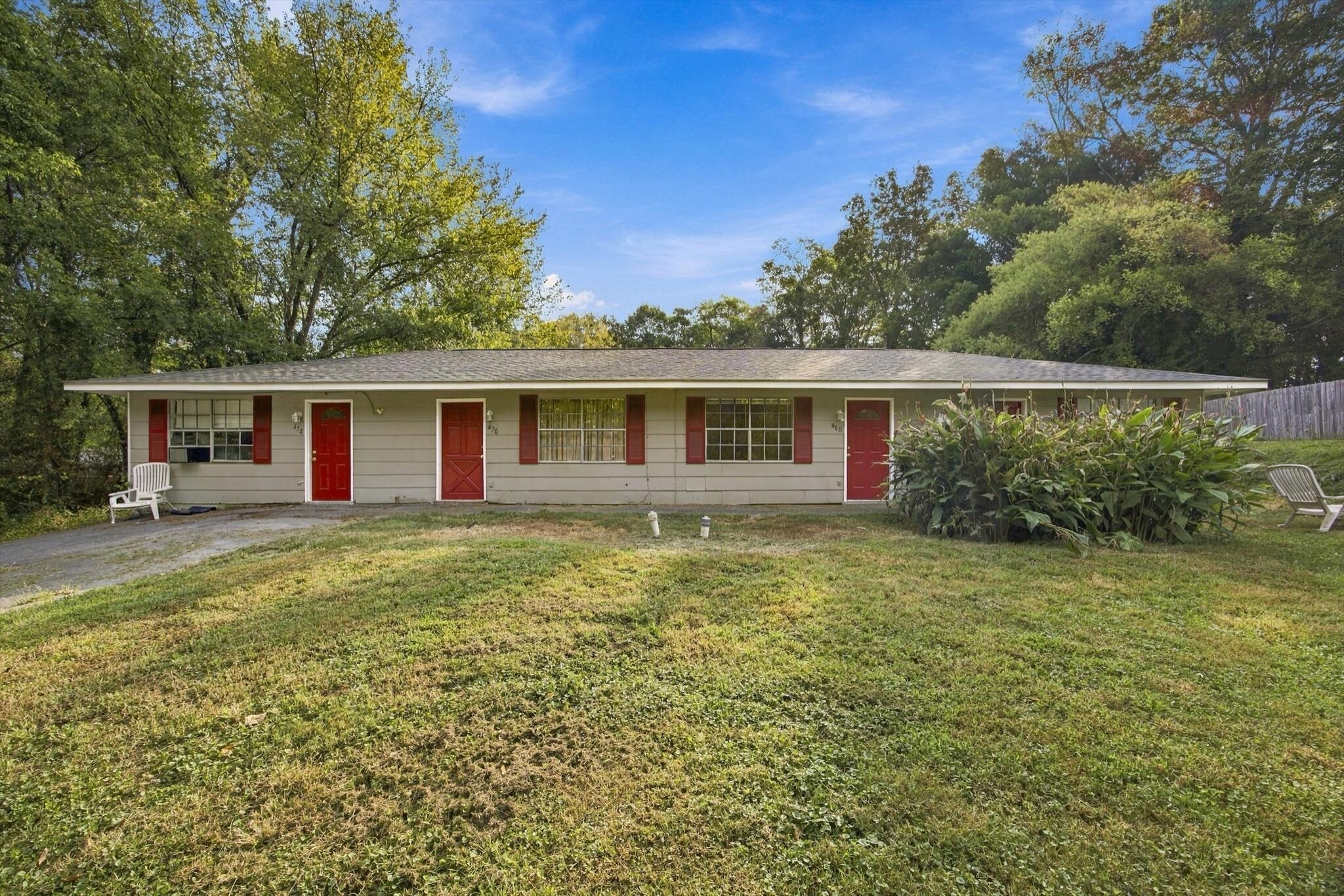 466 Oak Street Property Photo 1