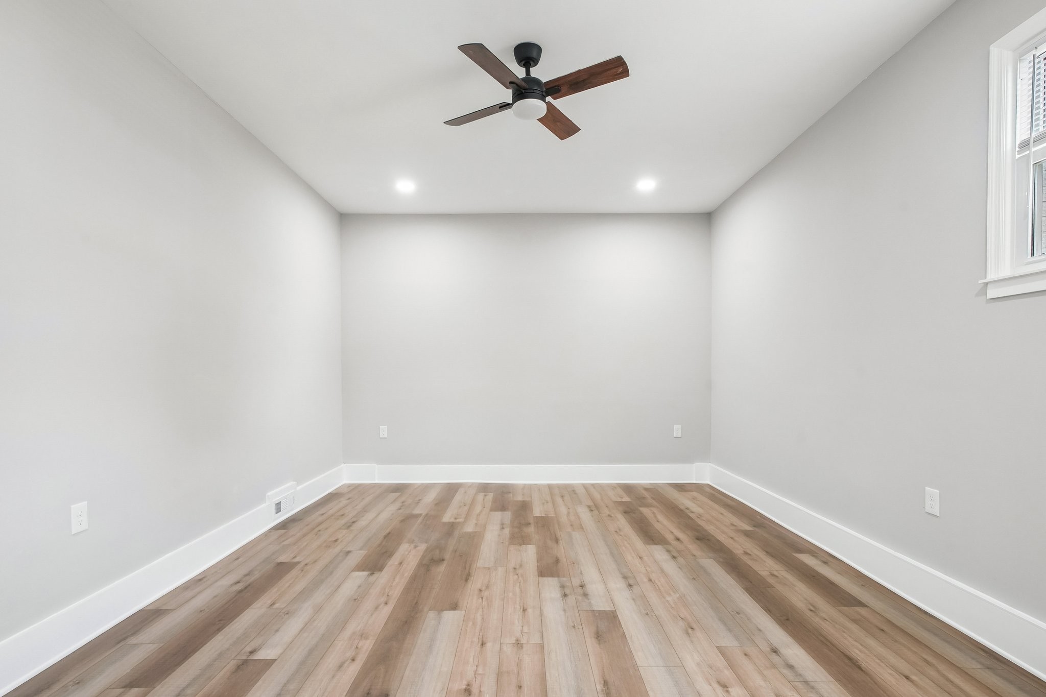 1611 Eagle St Property Photo 14
