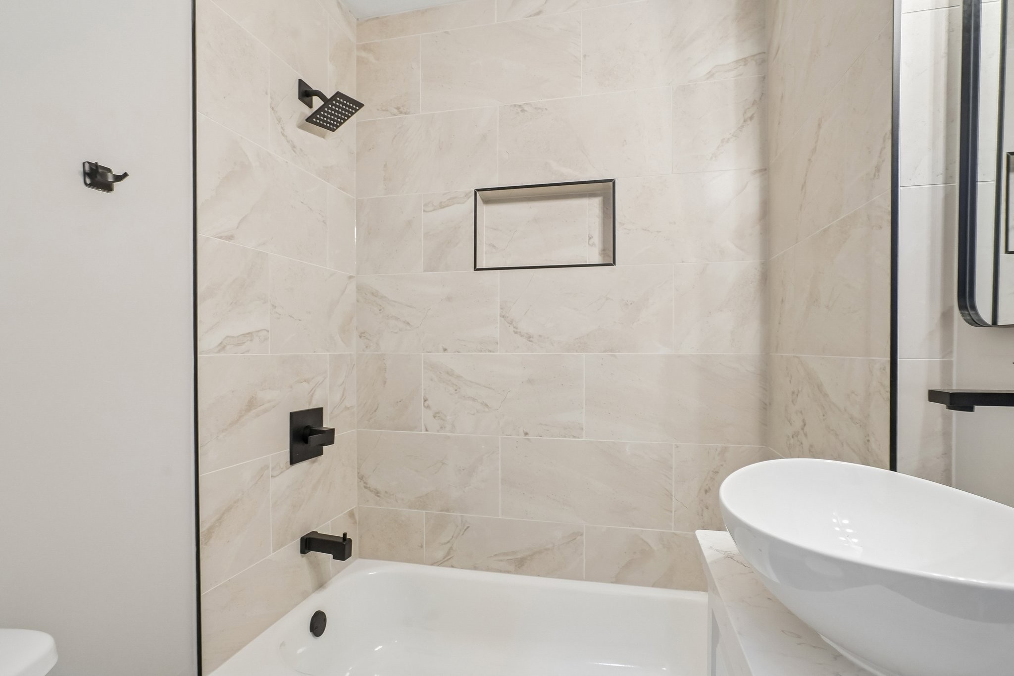 1611 Eagle St Property Photo 17