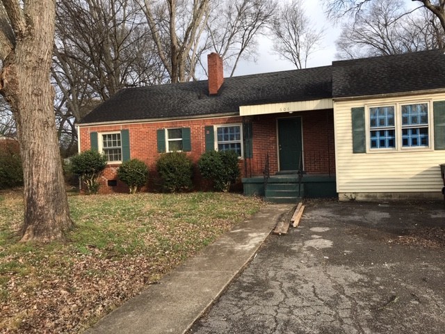 606 Lynn St Property Photo 1