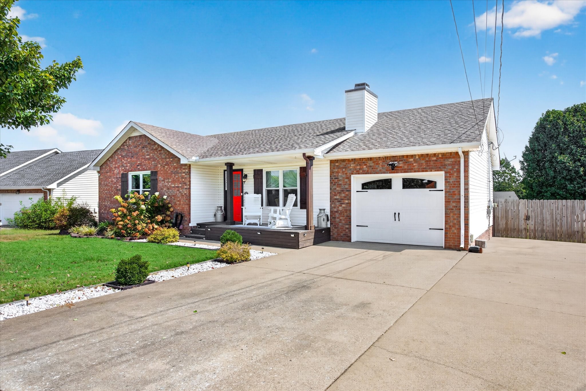1318 Meredith Way Property Photo 4